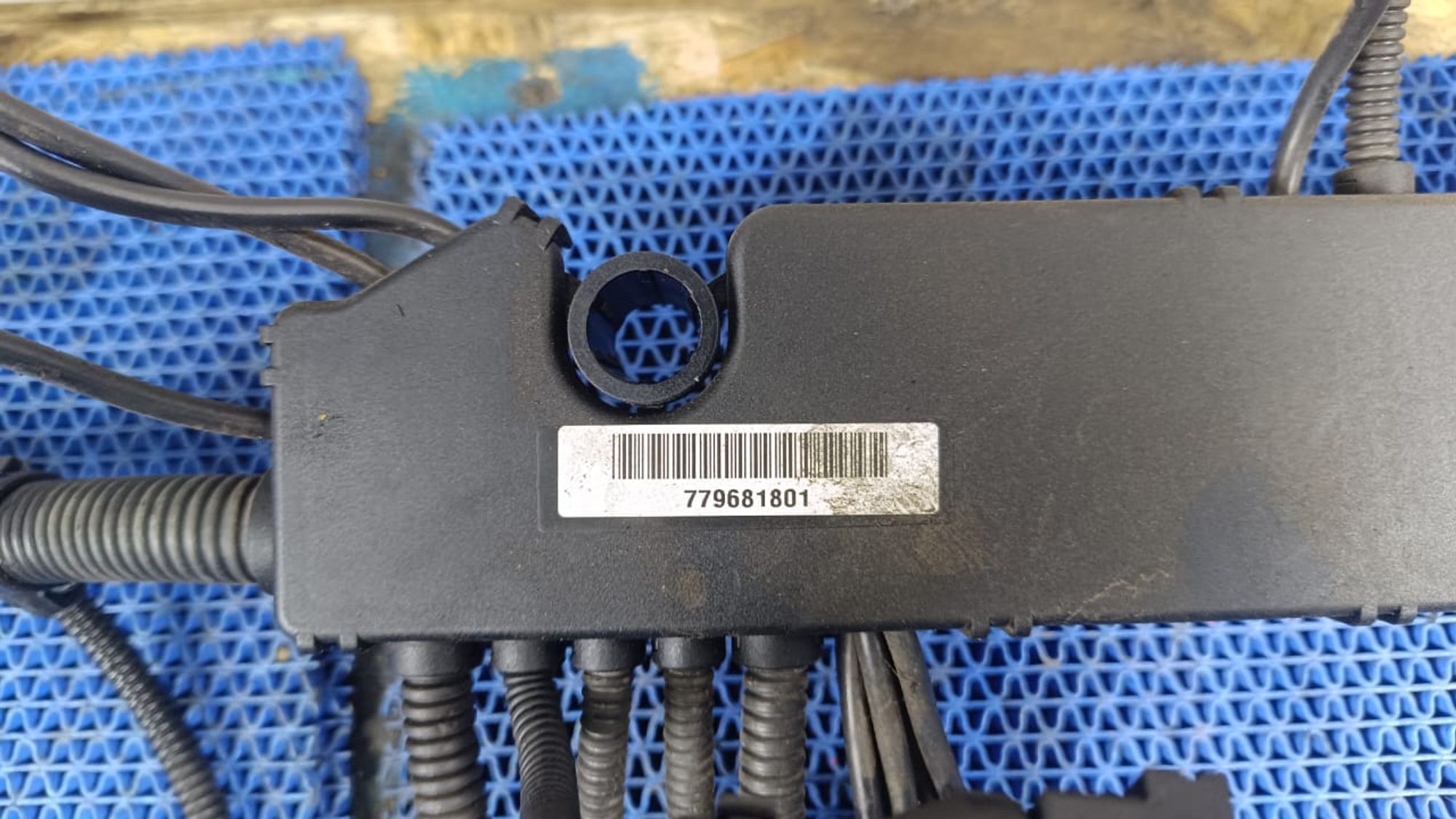 https://gcs.partsauto.market/rn-stockpro.appspot.com/thmbs/userImages/72ad5fba4727bffbc6ea9a8c61494201/part/2144a6e1-89aa-4950-a936-84c0ad4f9967_1745332001977.jpg