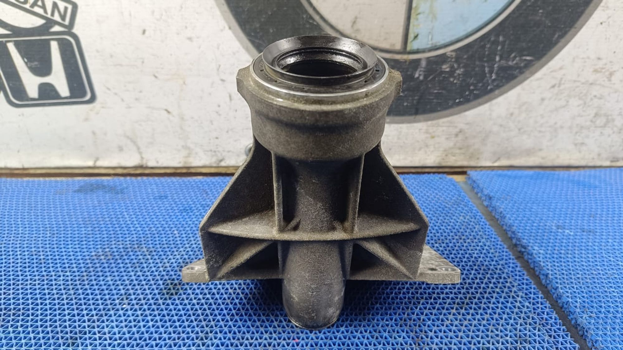 https://gcs.partsauto.market/rn-stockpro.appspot.com/thmbs/userImages/72ad5fba4727bffbc6ea9a8c61494201/part/219caf88-dc90-4cf5-9eb8-6563445296dd_1738325465172.jpg