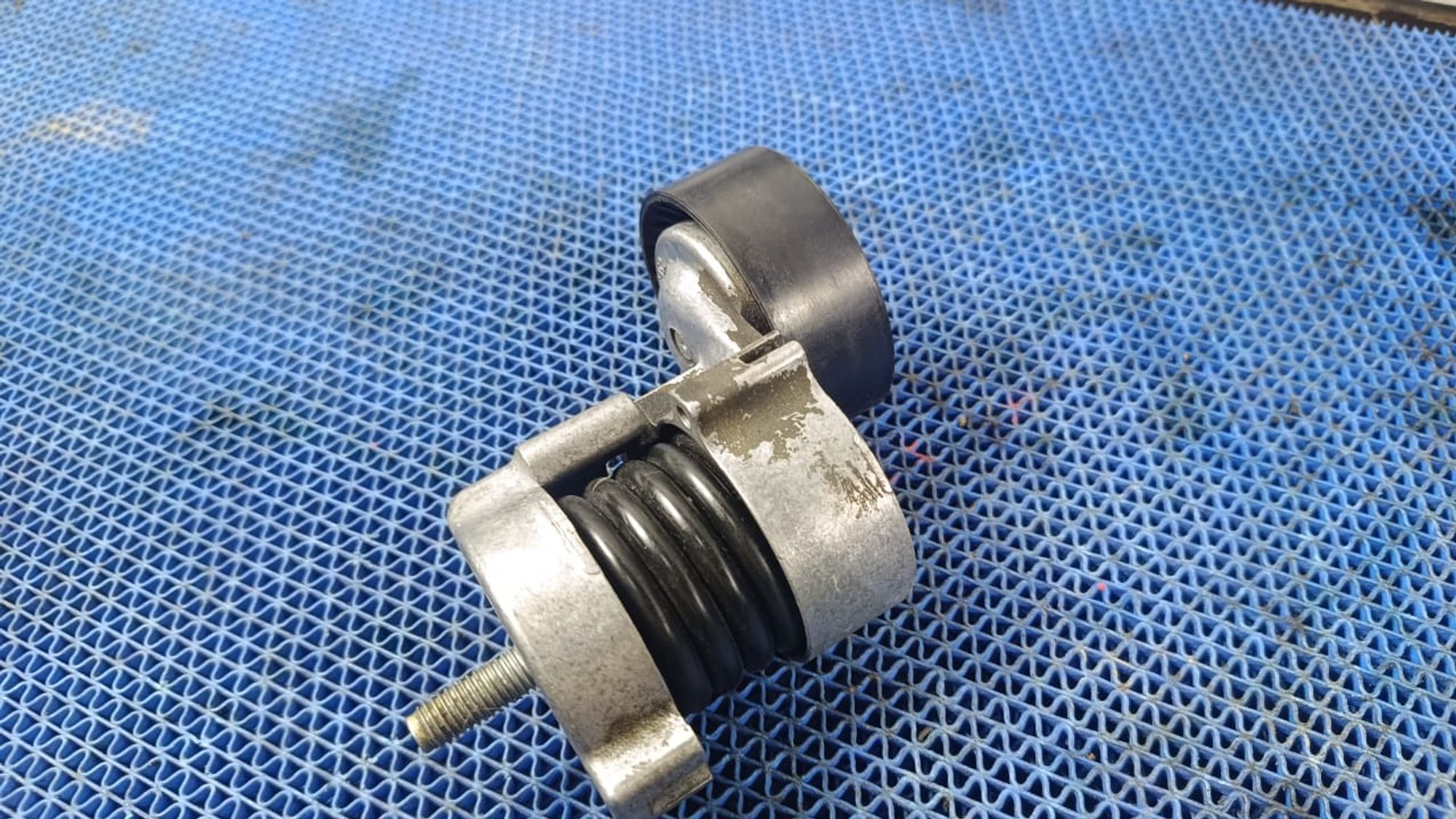 https://gcs.partsauto.market/rn-stockpro.appspot.com/thmbs/userImages/72ad5fba4727bffbc6ea9a8c61494201/part/23021560-261d-48ea-aca9-fdedc8d35fc5_1749034983803.jpg
