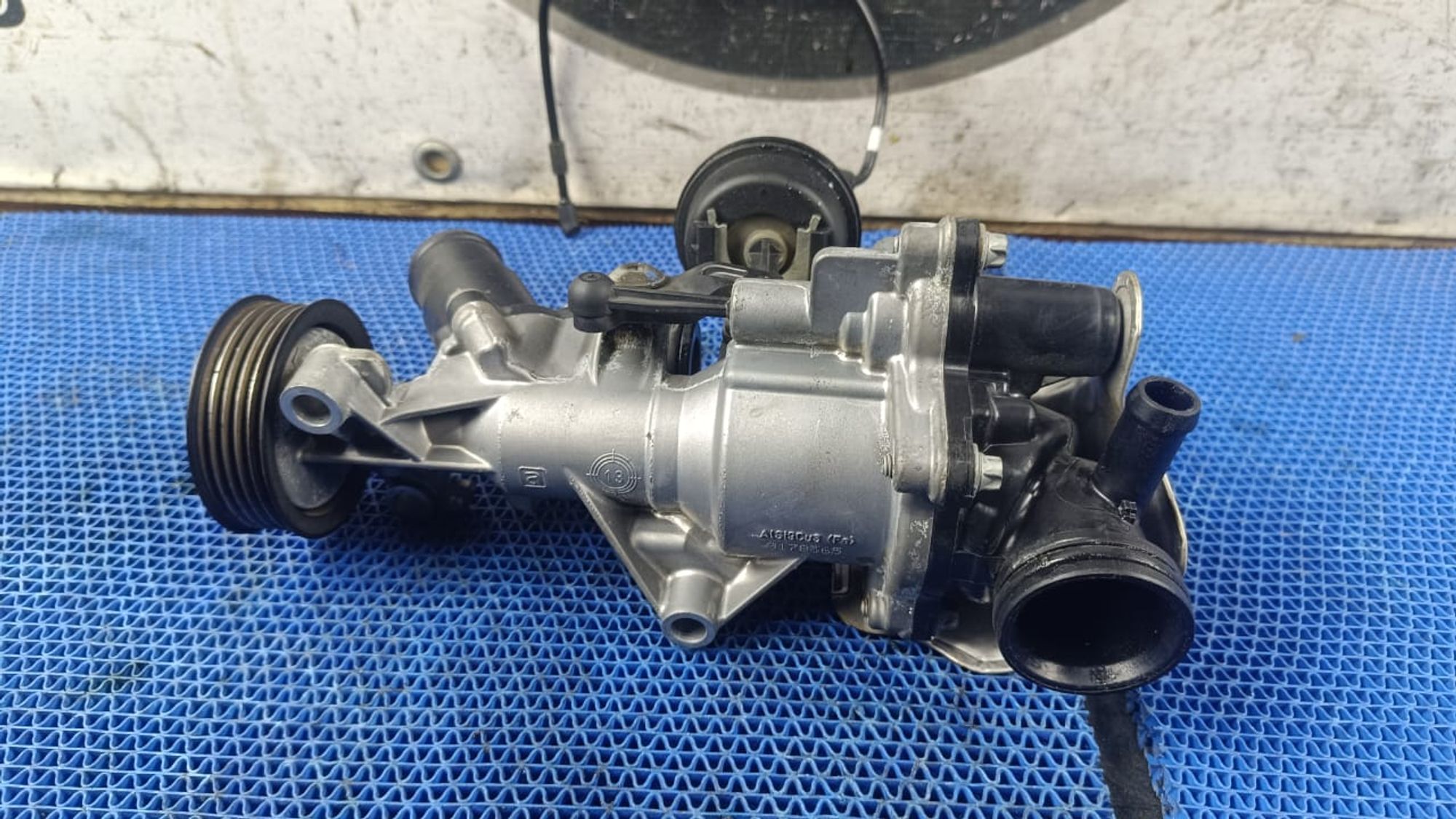 https://gcs.partsauto.market/rn-stockpro.appspot.com/thmbs/userImages/72ad5fba4727bffbc6ea9a8c61494201/part/23f1dfd8-a155-4977-a65e-1bd570f574fc_1737099042691.jpg