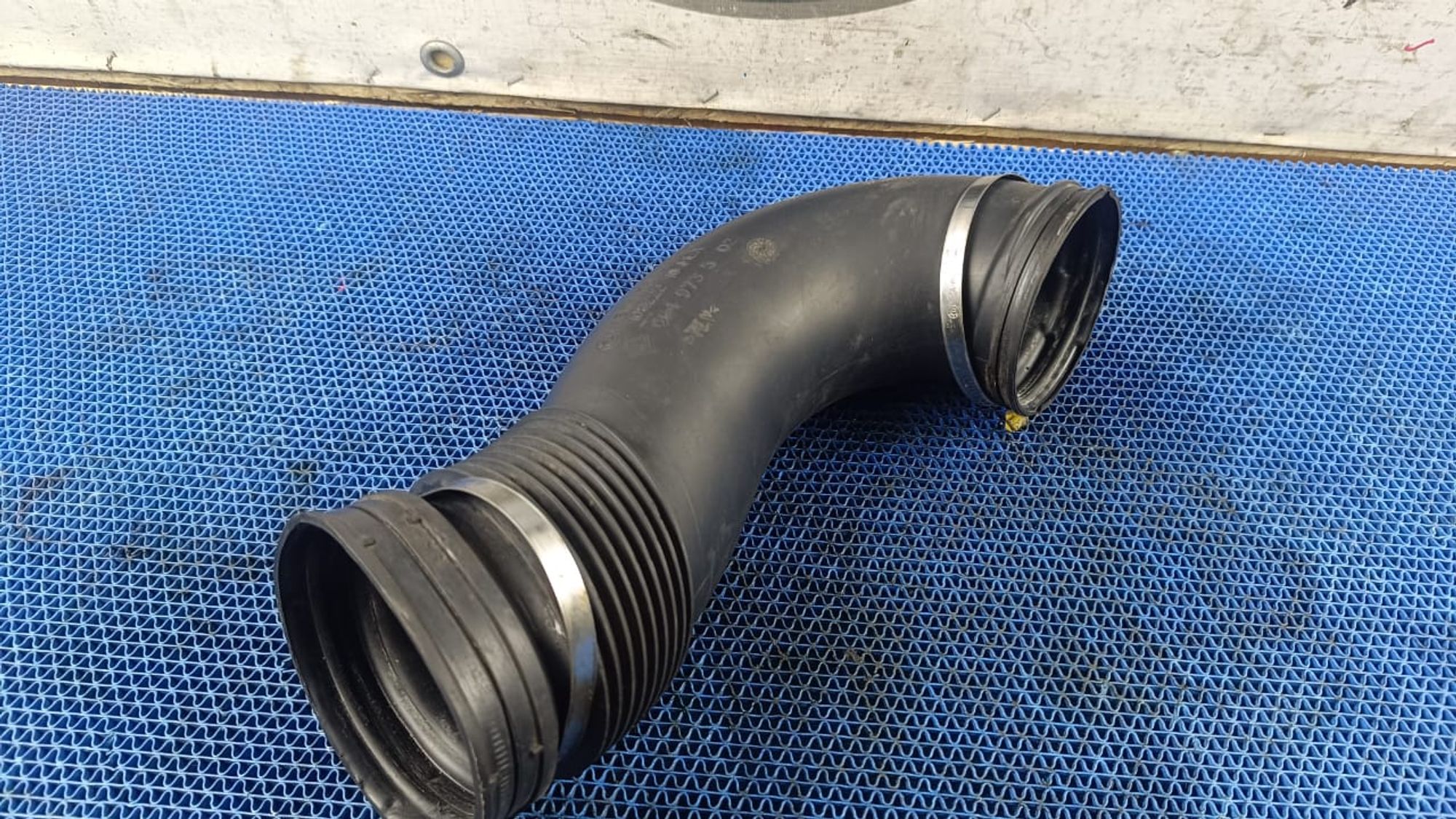 https://gcs.partsauto.market/rn-stockpro.appspot.com/thmbs/userImages/72ad5fba4727bffbc6ea9a8c61494201/part/25d654a1-8702-4050-91d6-3745285da6f3_1733828179092.jpg
