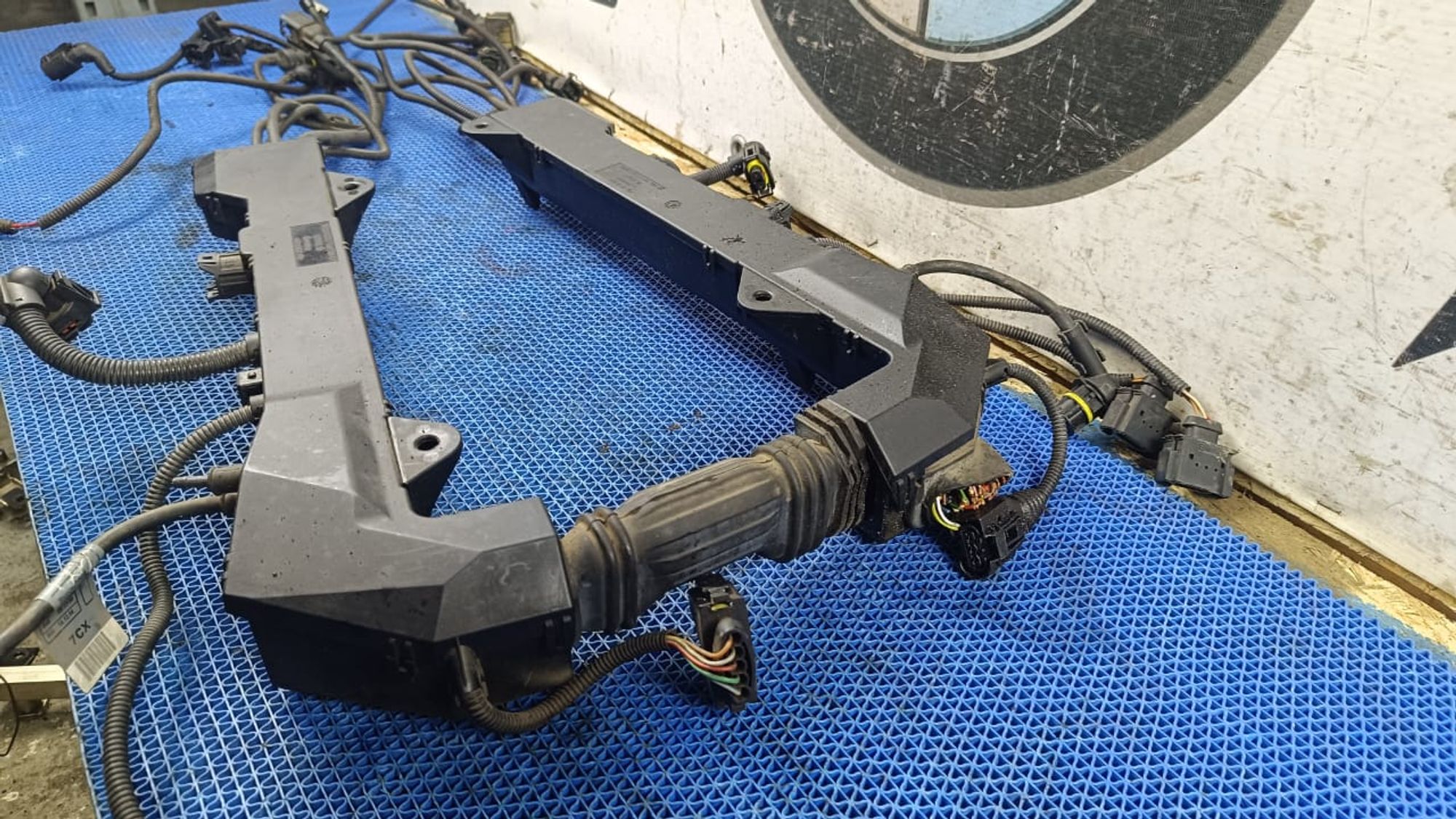 https://gcs.partsauto.market/rn-stockpro.appspot.com/thmbs/userImages/72ad5fba4727bffbc6ea9a8c61494201/part/2751c233-e4cb-4623-90a9-cfbea4af1144_1733487168599.jpg
