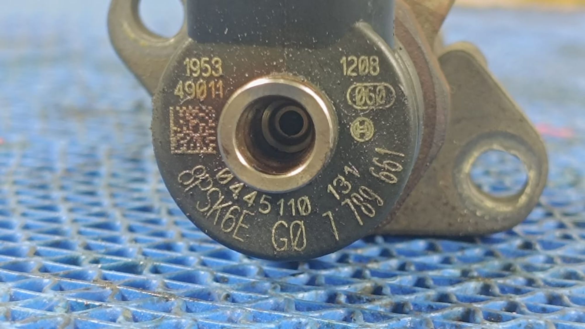 https://gcs.partsauto.market/rn-stockpro.appspot.com/thmbs/userImages/72ad5fba4727bffbc6ea9a8c61494201/part/2b071cf0-b176-4ee5-a320-70a35241c46e_1745229628061.jpg