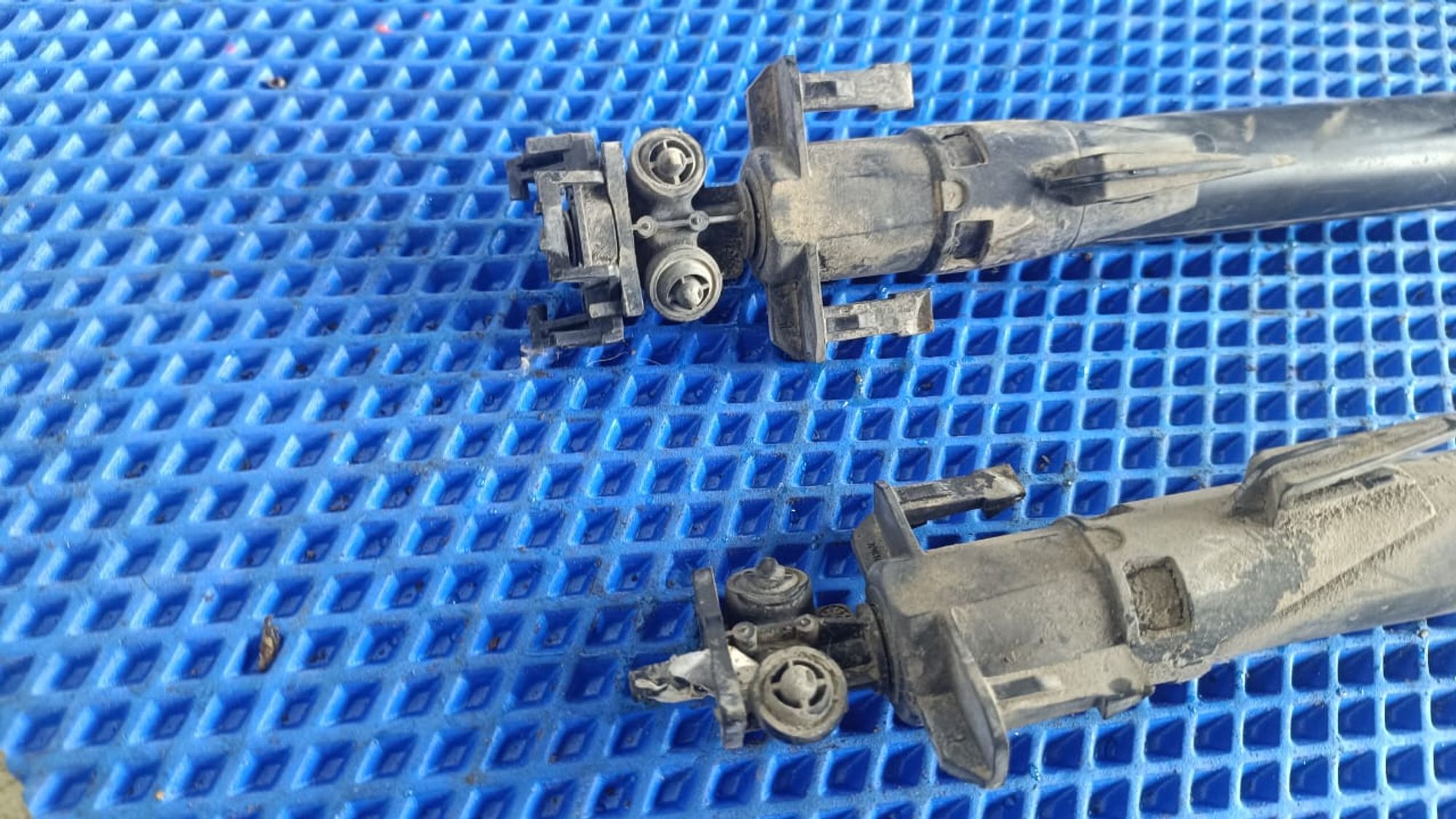 https://gcs.partsauto.market/rn-stockpro.appspot.com/thmbs/userImages/72ad5fba4727bffbc6ea9a8c61494201/part/2e172262-0e15-4e59-b7b9-47aea1a90923_1744462756681.jpg