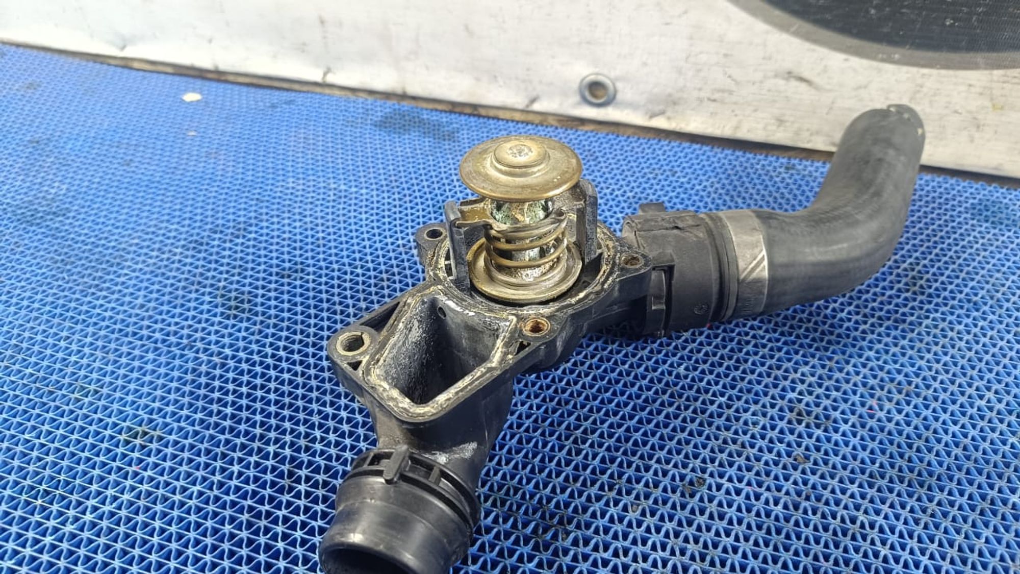 https://gcs.partsauto.market/rn-stockpro.appspot.com/thmbs/userImages/72ad5fba4727bffbc6ea9a8c61494201/part/3273e8a7-31de-4c0f-ba11-aec5bae43eb9_1741877458810.jpg