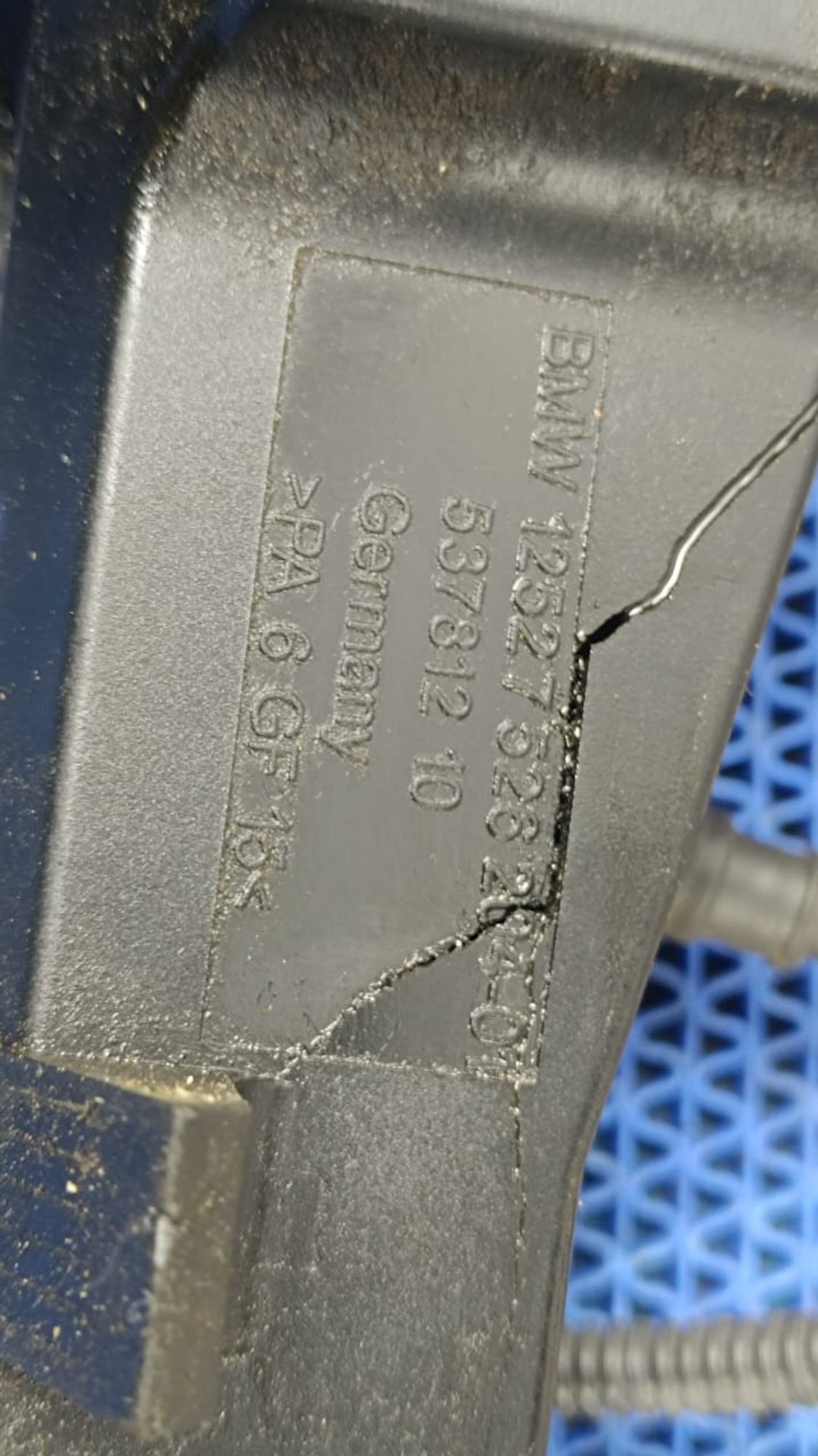 https://gcs.partsauto.market/rn-stockpro.appspot.com/thmbs/userImages/72ad5fba4727bffbc6ea9a8c61494201/part/3881257d-5328-424d-9bfe-84783e7aa879_1733487178667.jpg
