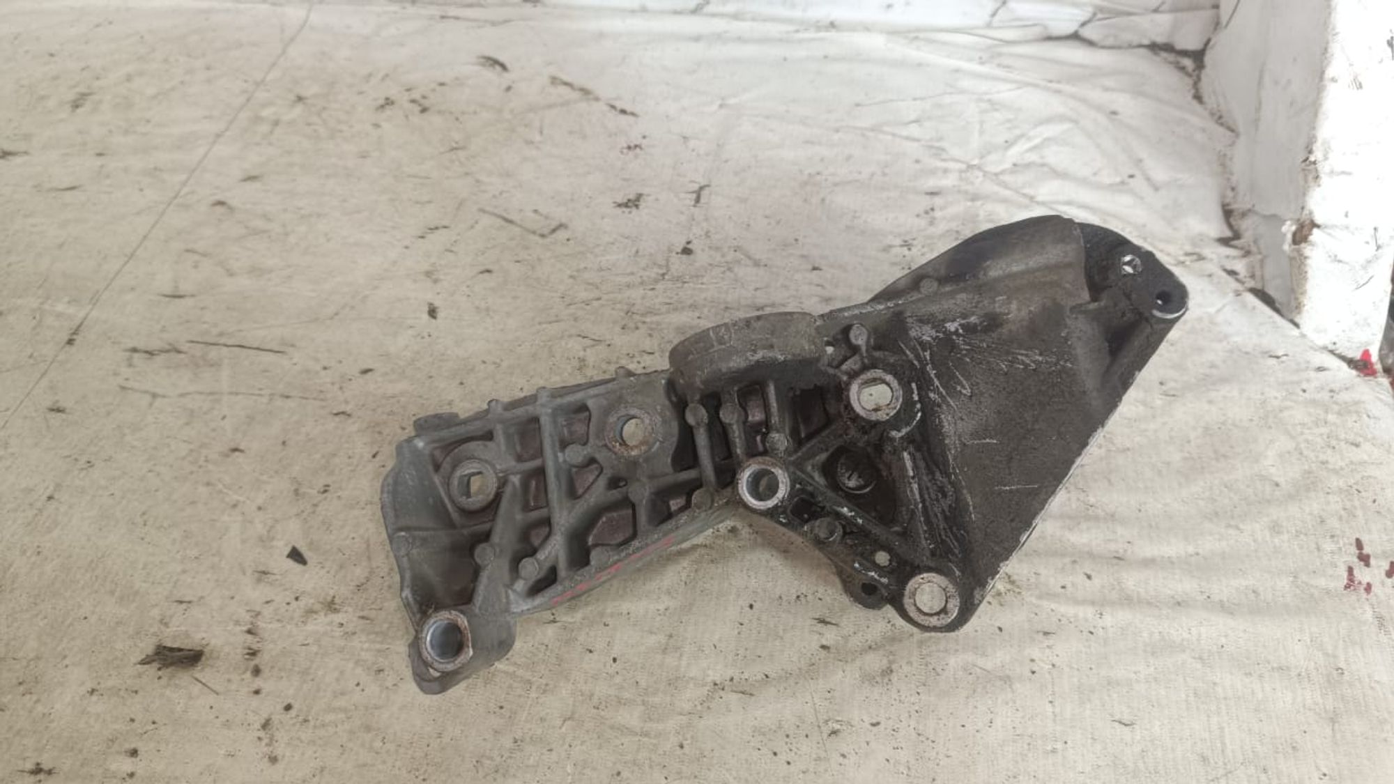 https://gcs.partsauto.market/rn-stockpro.appspot.com/thmbs/userImages/72ad5fba4727bffbc6ea9a8c61494201/part/3ae5d1ea-442a-4b00-b51d-213a862ddad7_1742926721221.jpg