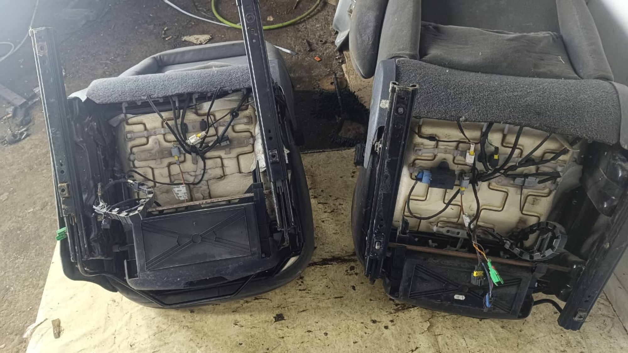 https://gcs.partsauto.market/rn-stockpro.appspot.com/thmbs/userImages/72ad5fba4727bffbc6ea9a8c61494201/part/4470e644-ac39-422a-bc28-f058c37262ca_1744396872652.jpg