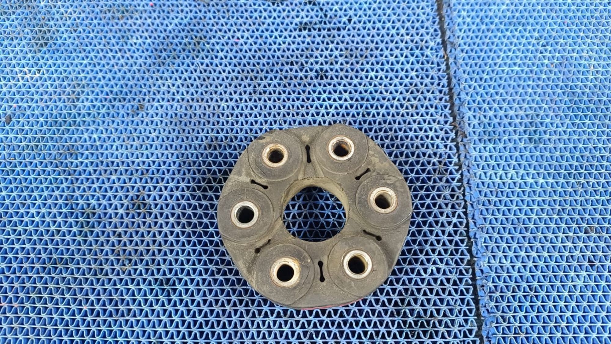 https://gcs.partsauto.market/rn-stockpro.appspot.com/thmbs/userImages/72ad5fba4727bffbc6ea9a8c61494201/part/48071d8b-f8f6-48a5-99e9-fb2bf1e408e1_1745243689801.jpg