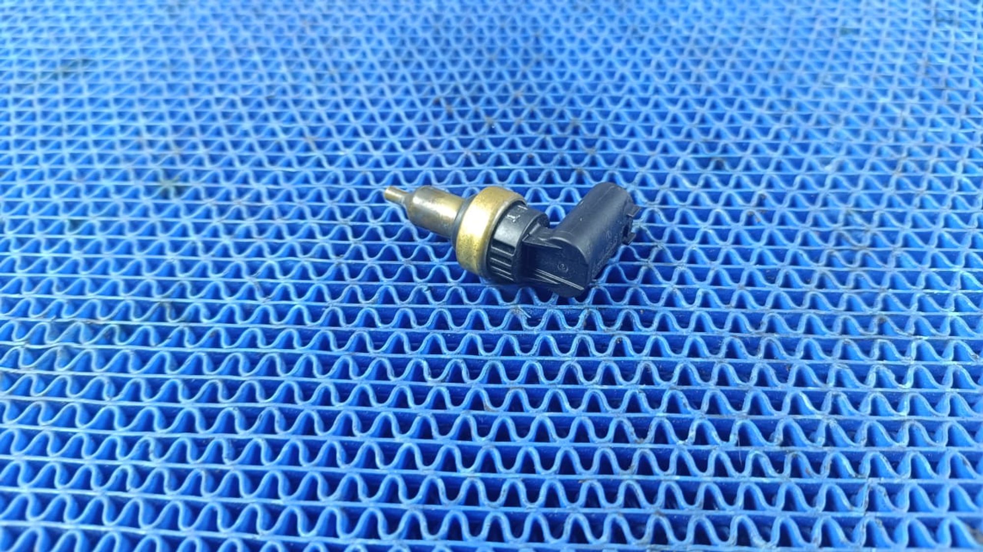 https://gcs.partsauto.market/rn-stockpro.appspot.com/thmbs/userImages/72ad5fba4727bffbc6ea9a8c61494201/part/4a66c5b6-efed-483c-970f-674ee1f7562d_1737380315365.jpg