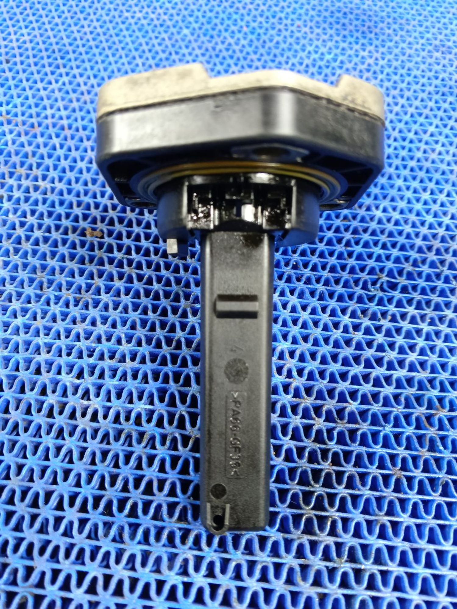 https://gcs.partsauto.market/rn-stockpro.appspot.com/thmbs/userImages/72ad5fba4727bffbc6ea9a8c61494201/part/4c6f41d8-8c06-46a7-aaa5-9ff1186c4597_1748422184527.jpg