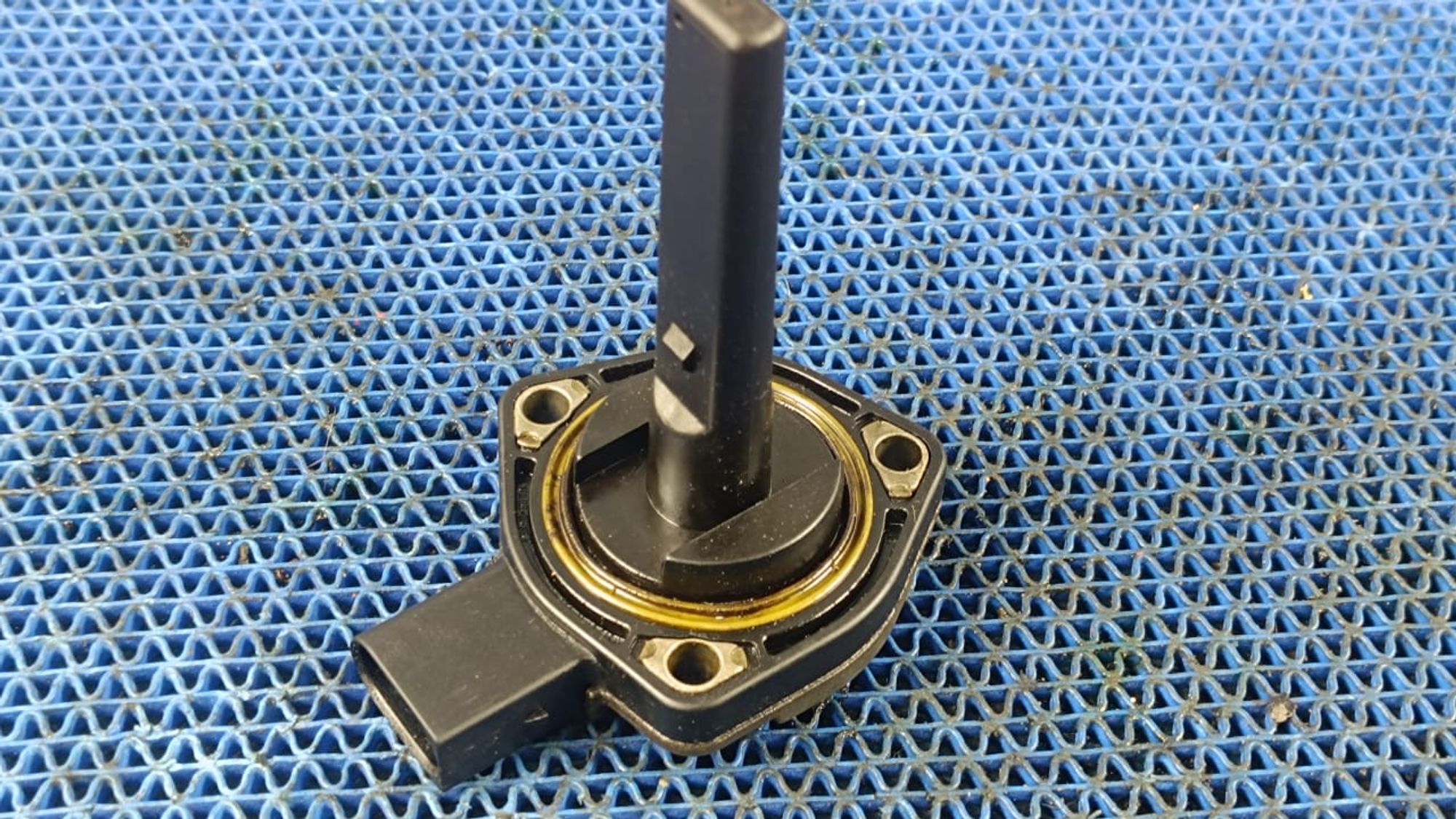 https://gcs.partsauto.market/rn-stockpro.appspot.com/thmbs/userImages/72ad5fba4727bffbc6ea9a8c61494201/part/4ef68872-7259-4750-81ca-25174e6dc9f3_1734349692477.jpg
