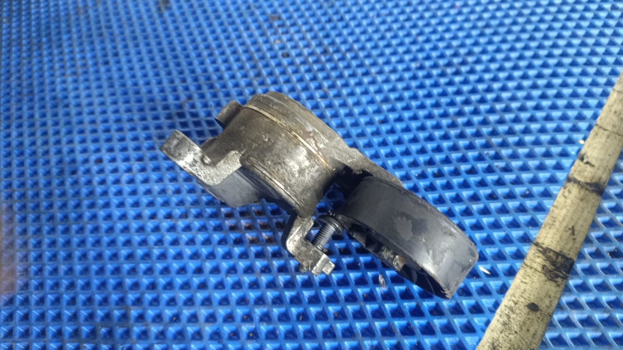 https://gcs.partsauto.market/rn-stockpro.appspot.com/thmbs/userImages/72ad5fba4727bffbc6ea9a8c61494201/part/51d57e1d-e3d7-480c-b049-1a8a3191f14e_1747045665295.jpg