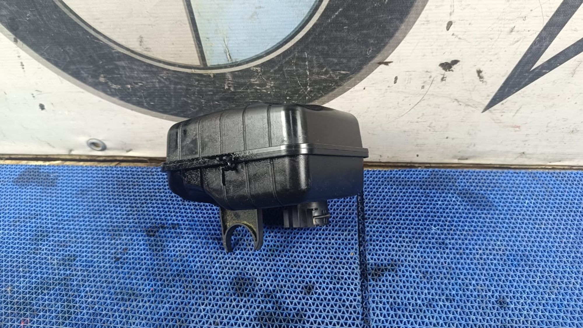 https://gcs.partsauto.market/rn-stockpro.appspot.com/thmbs/userImages/72ad5fba4727bffbc6ea9a8c61494201/part/555a50ad-0a0b-4425-9dd7-7ab2cd29b515_1747724686045.jpg