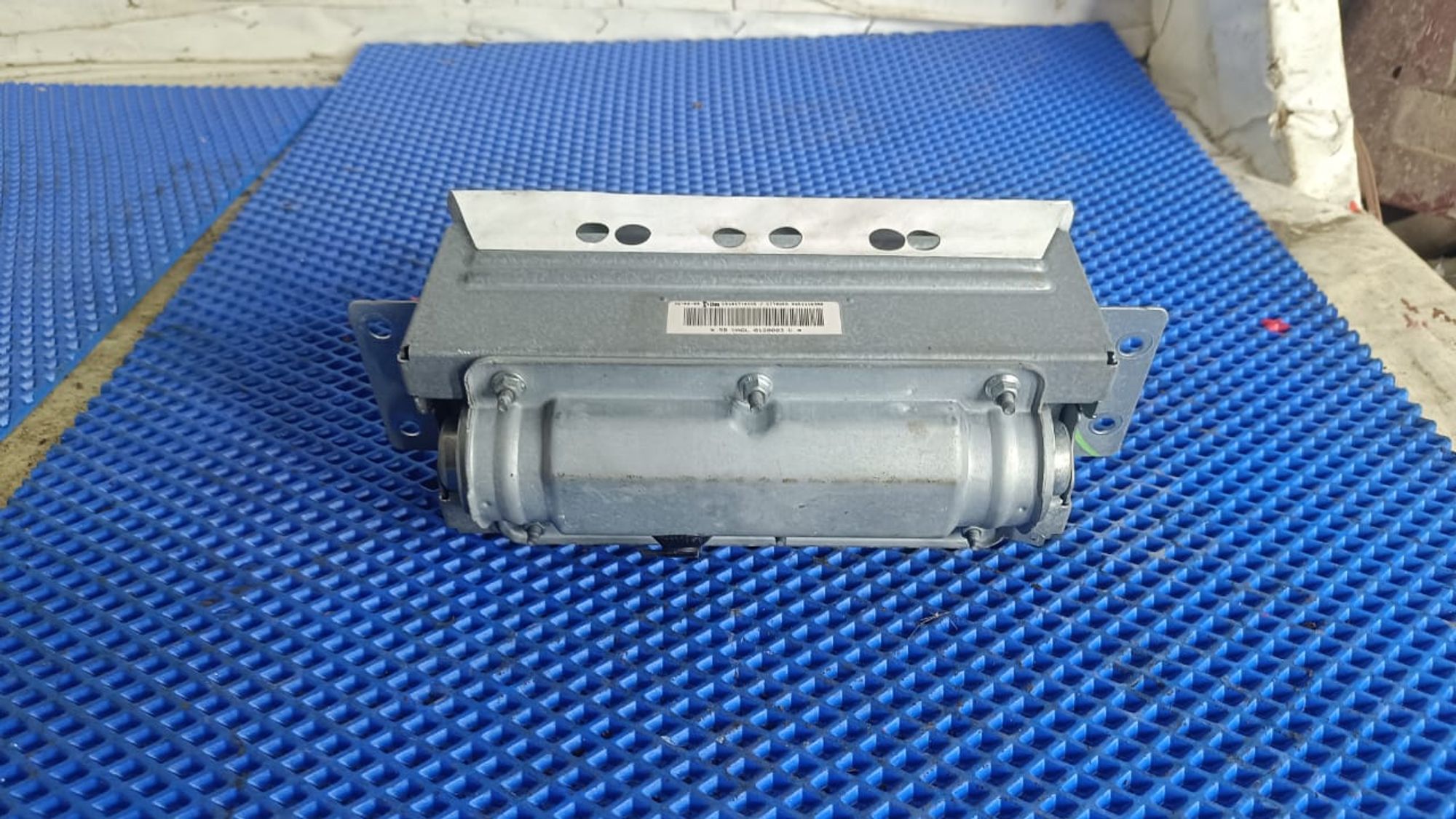 https://gcs.partsauto.market/rn-stockpro.appspot.com/thmbs/userImages/72ad5fba4727bffbc6ea9a8c61494201/part/593ed1ed-4734-483a-99d4-539ef70d9073_1744463243060.jpg