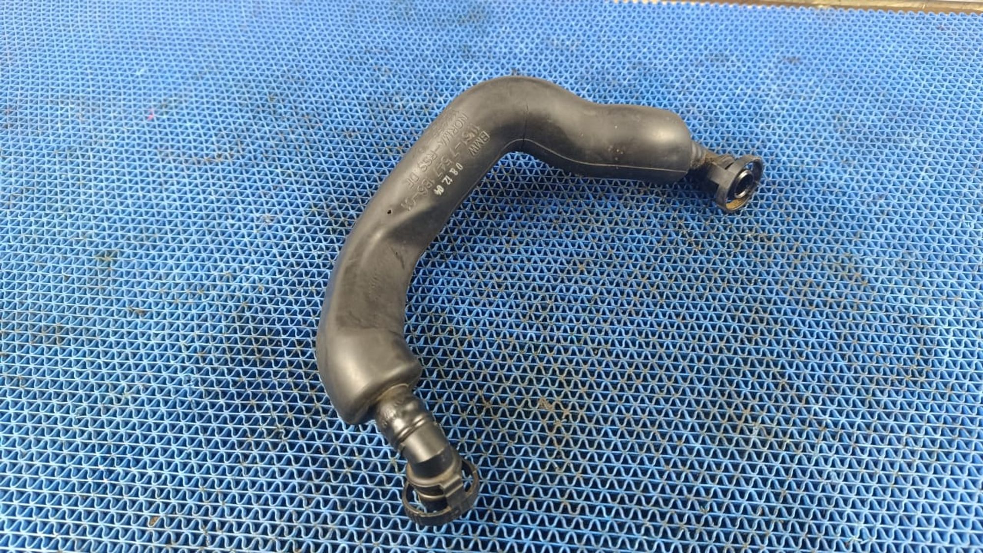 https://gcs.partsauto.market/rn-stockpro.appspot.com/thmbs/userImages/72ad5fba4727bffbc6ea9a8c61494201/part/5f13ecf5-553d-47a1-a753-ca95c33eb793_1733826610401.jpg