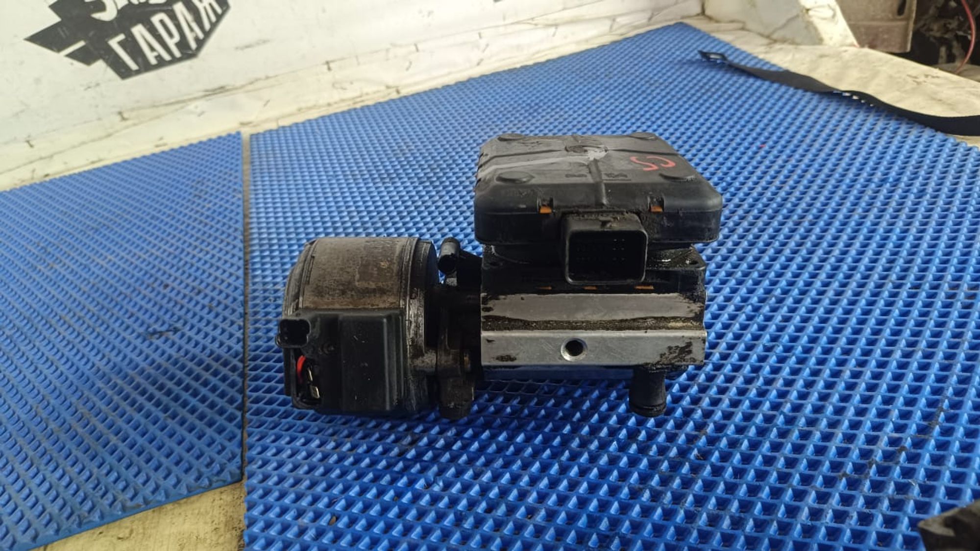 https://gcs.partsauto.market/rn-stockpro.appspot.com/thmbs/userImages/72ad5fba4727bffbc6ea9a8c61494201/part/6f905e7e-41c8-4640-80fb-266e7b5582eb_1745567565097.jpg