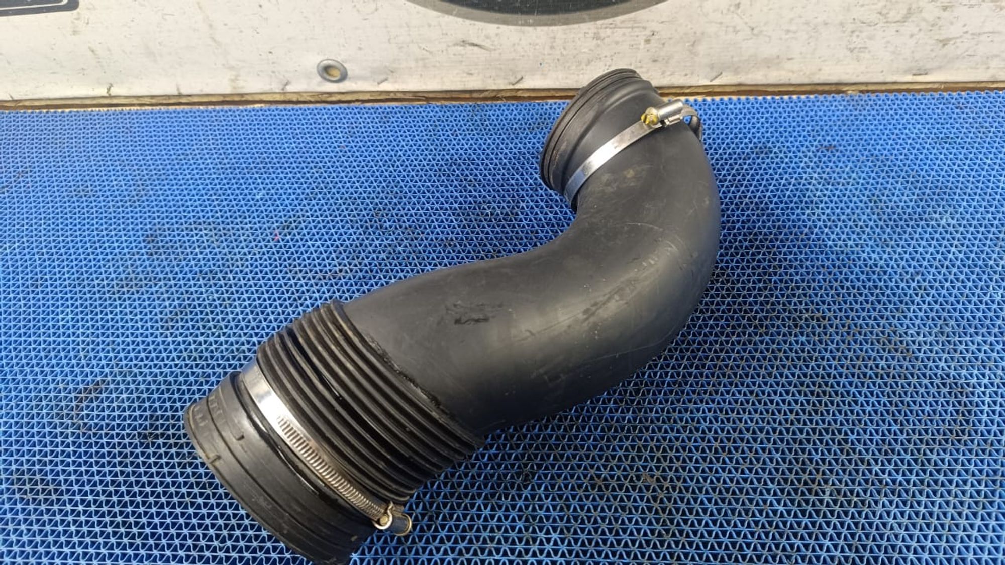 https://gcs.partsauto.market/rn-stockpro.appspot.com/thmbs/userImages/72ad5fba4727bffbc6ea9a8c61494201/part/70cc49a9-a0fc-4533-a8a0-ab7953e8b4ee_1733828182701.jpg