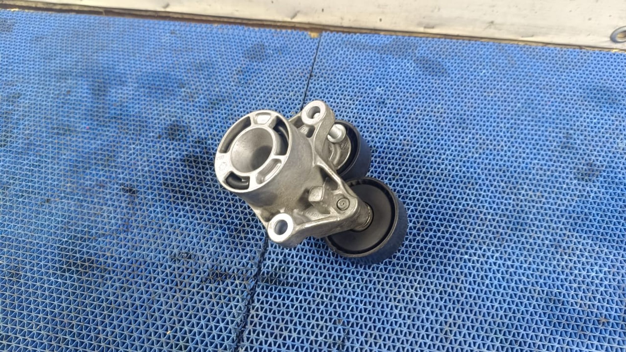 https://gcs.partsauto.market/rn-stockpro.appspot.com/thmbs/userImages/72ad5fba4727bffbc6ea9a8c61494201/part/738c1c86-adc2-41bc-ad80-8b0aaaf1bd4d_1747303564150.jpg