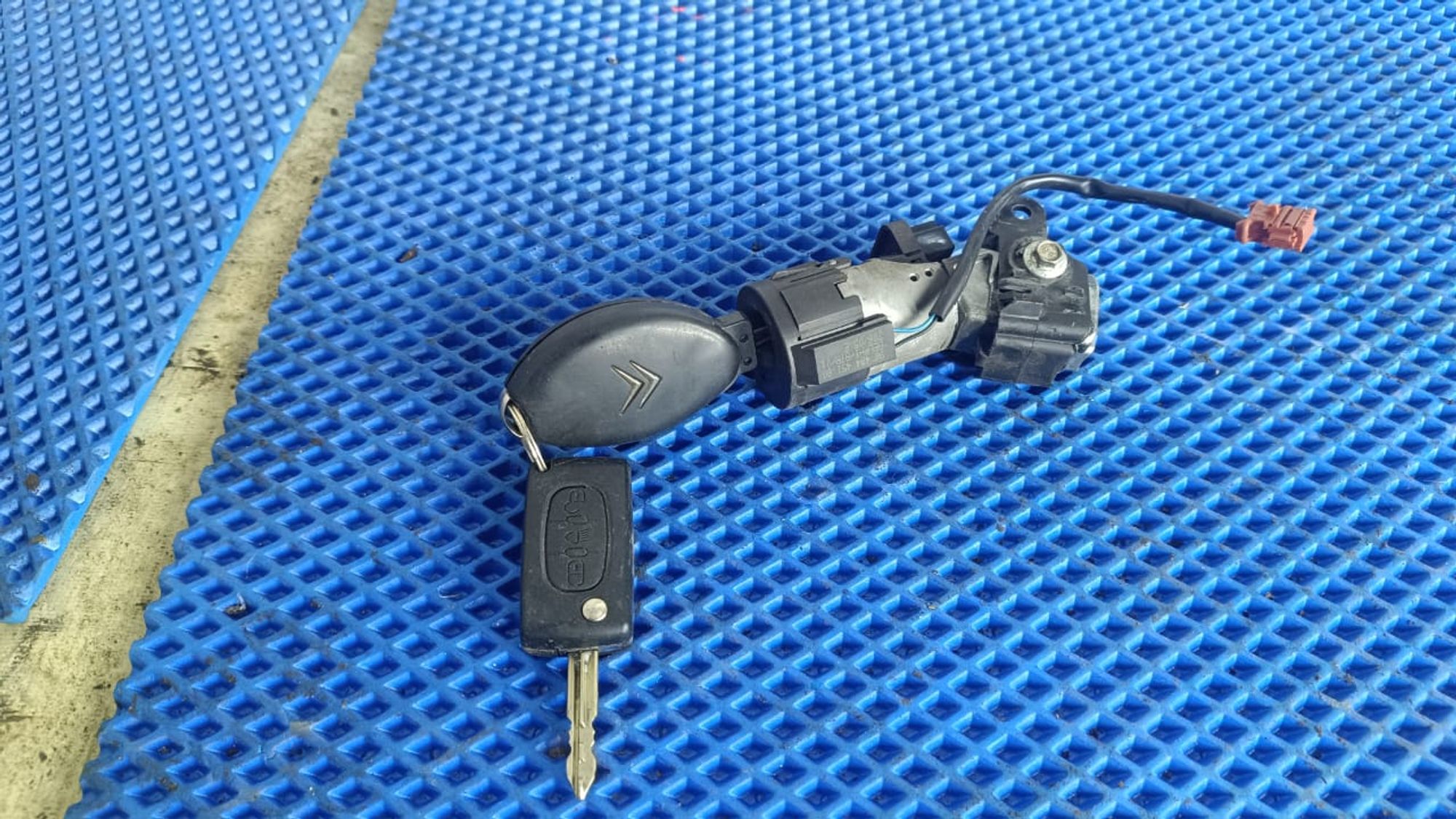 https://gcs.partsauto.market/rn-stockpro.appspot.com/thmbs/userImages/72ad5fba4727bffbc6ea9a8c61494201/part/7477d5cb-5277-4585-922e-a686cc6325ee_1744462844076.jpg