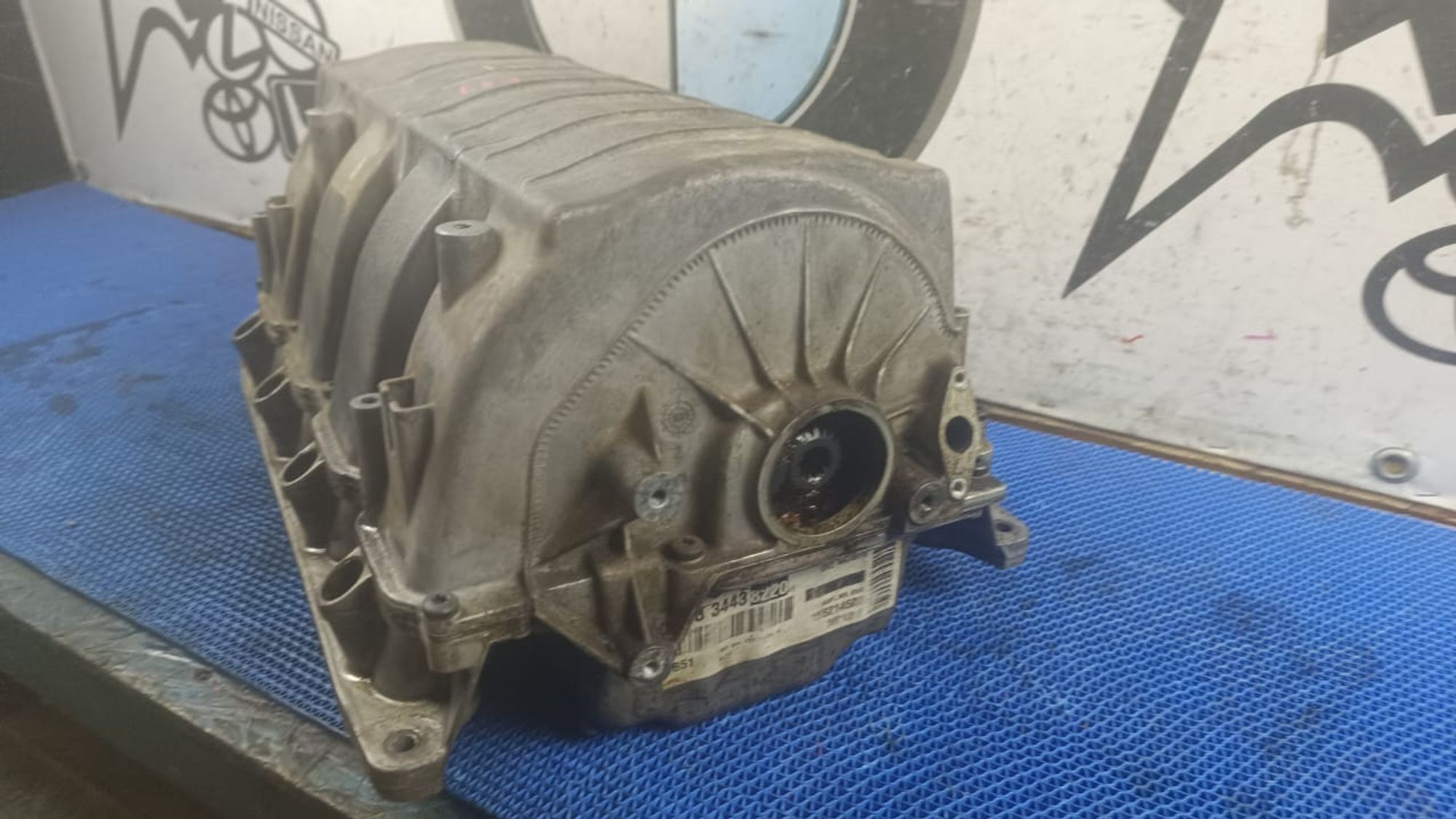 https://gcs.partsauto.market/rn-stockpro.appspot.com/thmbs/userImages/72ad5fba4727bffbc6ea9a8c61494201/part/768a26ab-5f2b-45be-bda6-71742b7fa783_1733748907811.jpg