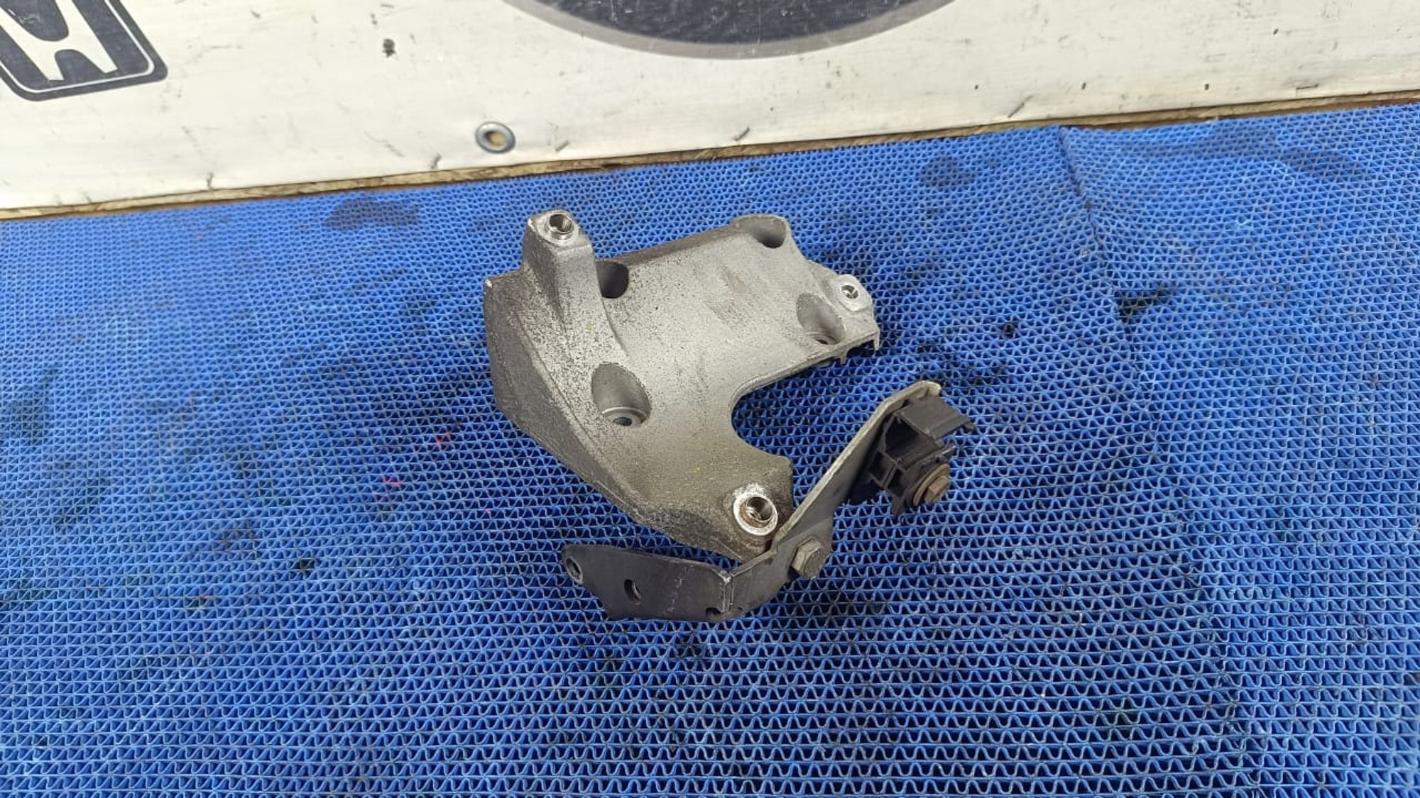 https://gcs.partsauto.market/rn-stockpro.appspot.com/thmbs/userImages/72ad5fba4727bffbc6ea9a8c61494201/part/784ac585-197d-4553-a461-63387a587632_1745868814661.jpg