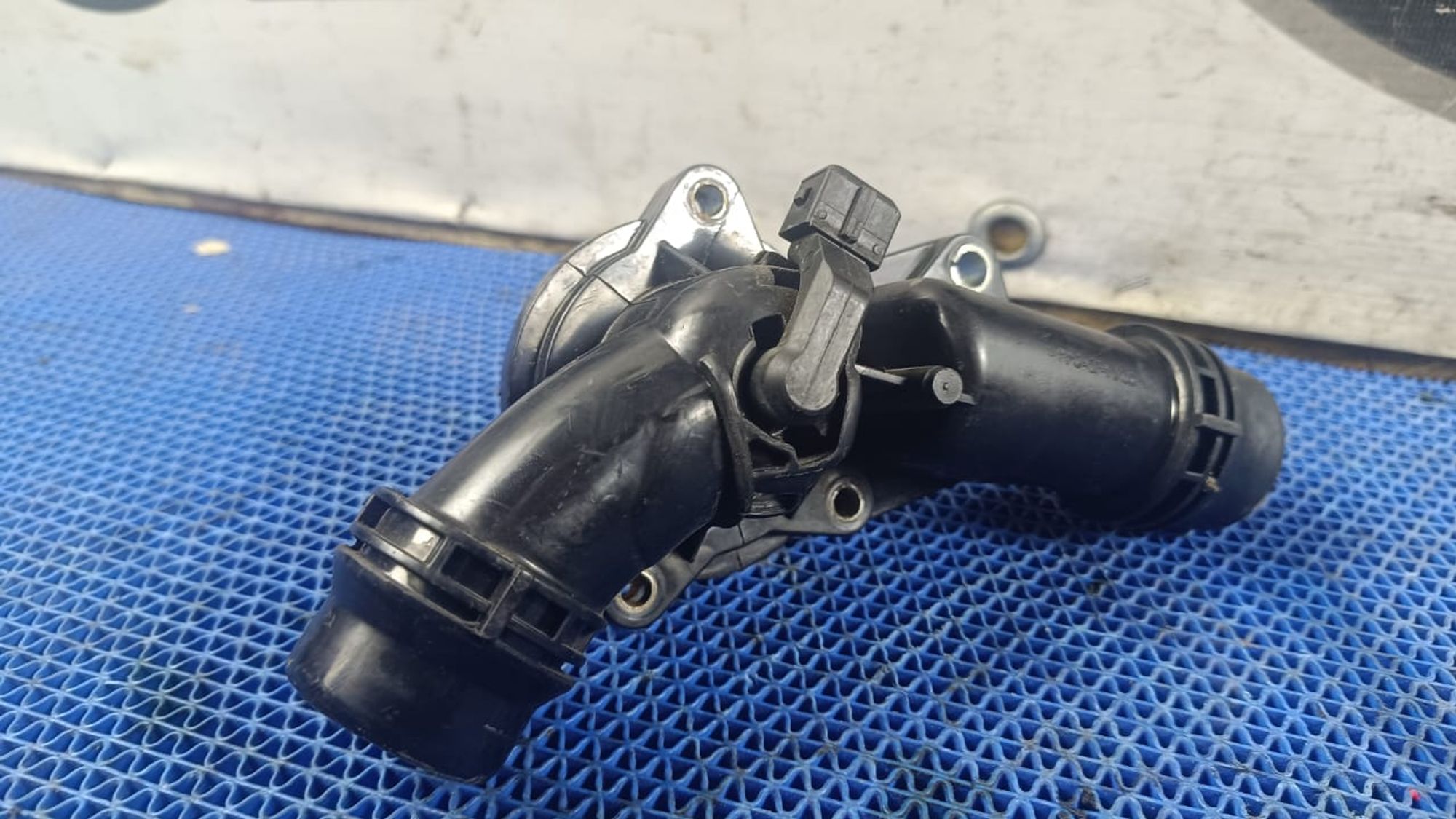 https://gcs.partsauto.market/rn-stockpro.appspot.com/thmbs/userImages/72ad5fba4727bffbc6ea9a8c61494201/part/85cbb176-2036-4d50-98f1-51d1e8315a0f_1741877572946.jpg
