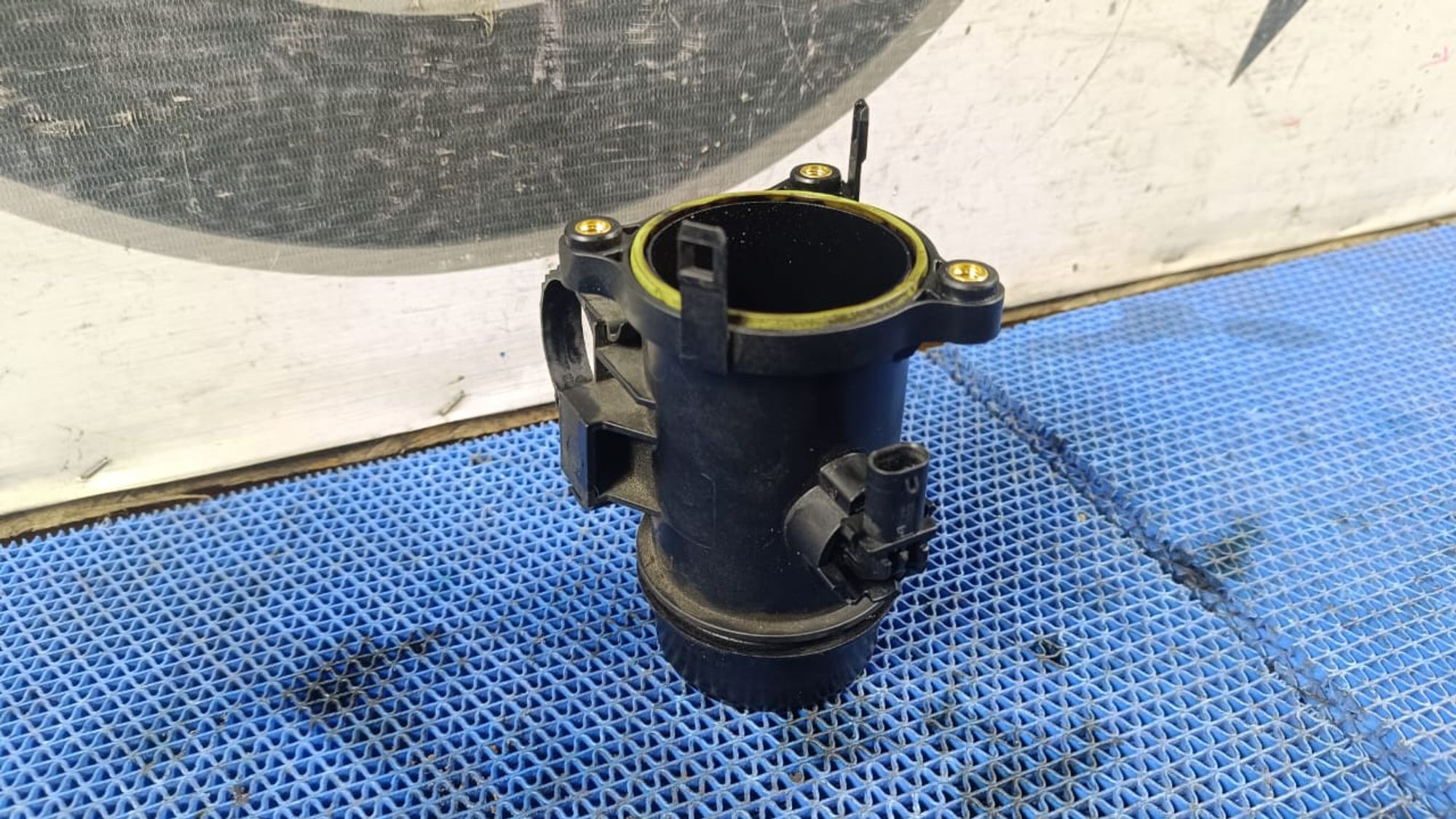 https://gcs.partsauto.market/rn-stockpro.appspot.com/thmbs/userImages/72ad5fba4727bffbc6ea9a8c61494201/part/8961b18c-1cd7-401b-bf3e-bac3b2cbf286_1747724393308.jpg