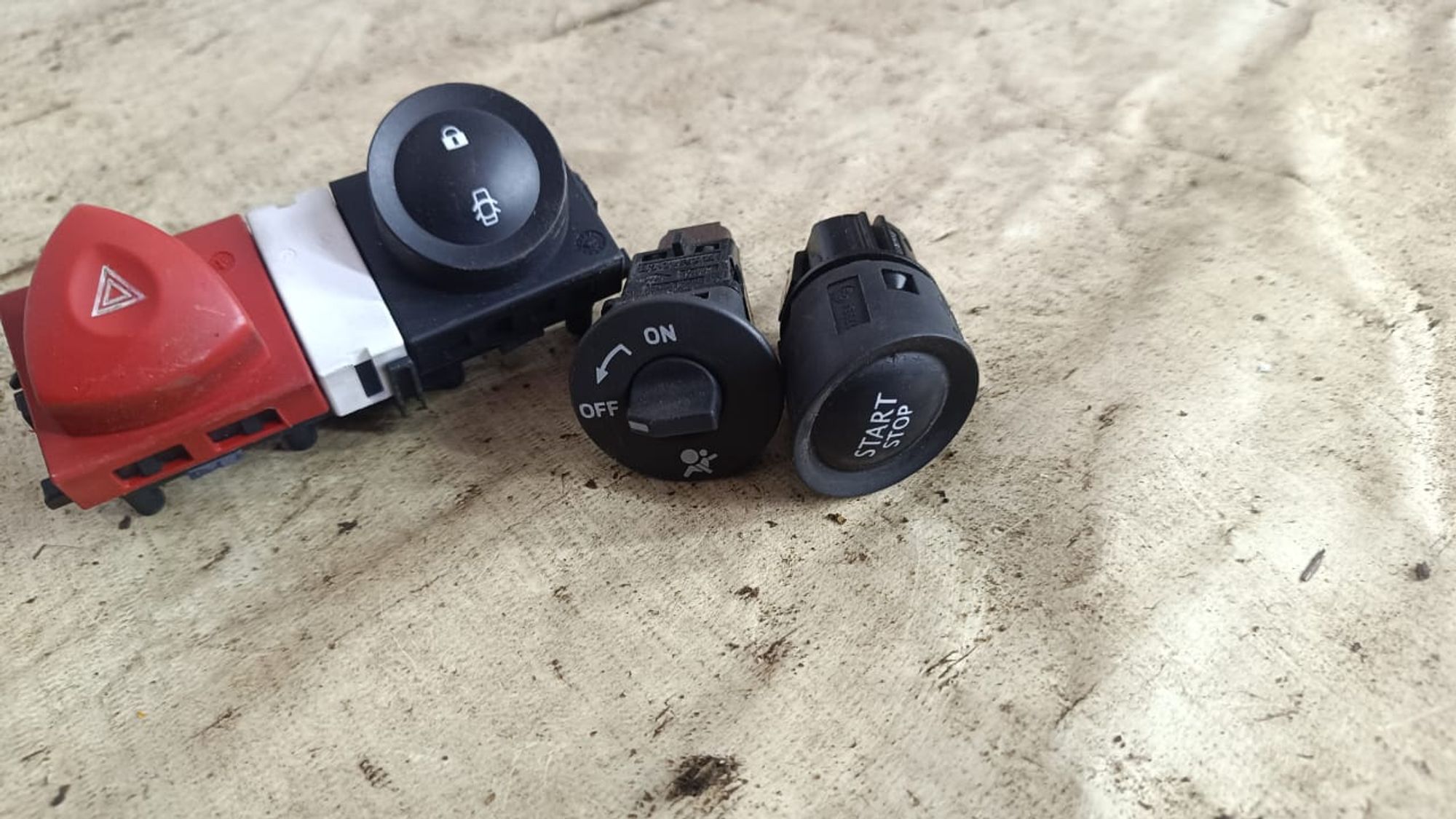 https://gcs.partsauto.market/rn-stockpro.appspot.com/thmbs/userImages/72ad5fba4727bffbc6ea9a8c61494201/part/89bf2ffc-0b97-4d4a-888c-5520d4a31ee5_1742043147172.jpg