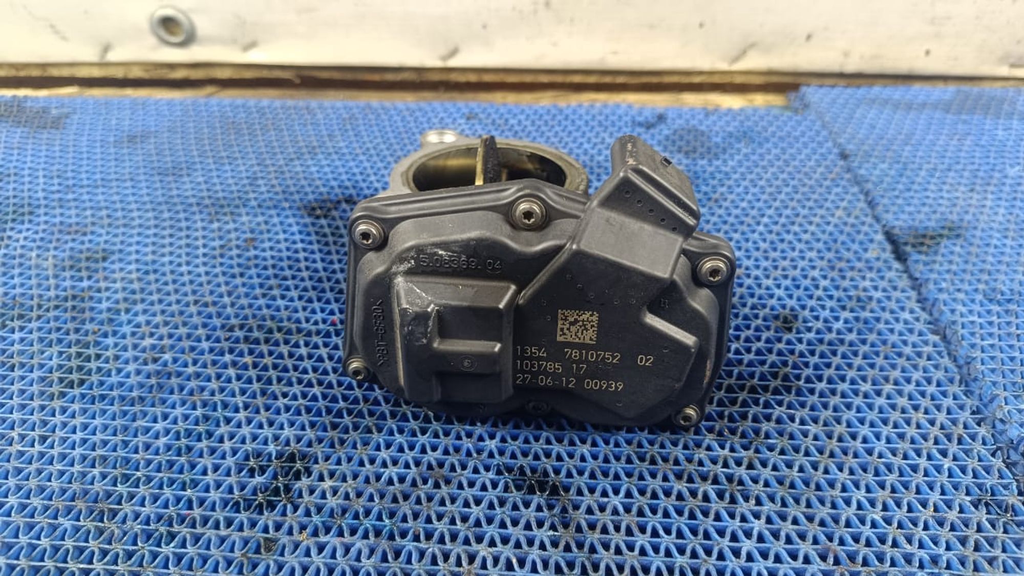 https://gcs.partsauto.market/rn-stockpro.appspot.com/thmbs/userImages/72ad5fba4727bffbc6ea9a8c61494201/part/8a53cd17-6b12-4f9d-83ac-fcc234eeeea3_1747303956529.jpg