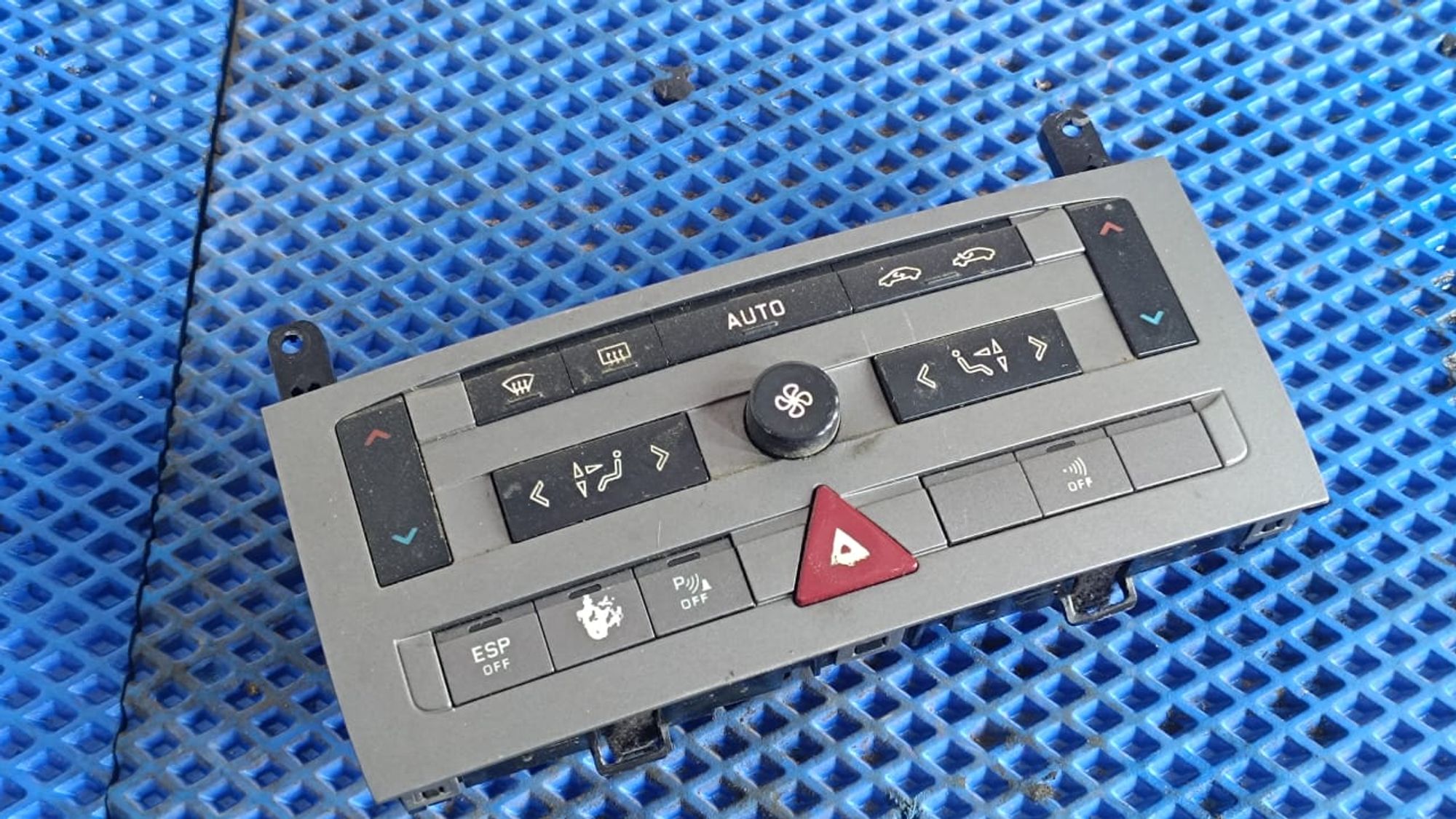 https://gcs.partsauto.market/rn-stockpro.appspot.com/thmbs/userImages/72ad5fba4727bffbc6ea9a8c61494201/part/8ab6b94d-3ccc-4f83-a396-1cc3f612d671_1746953182168.jpg