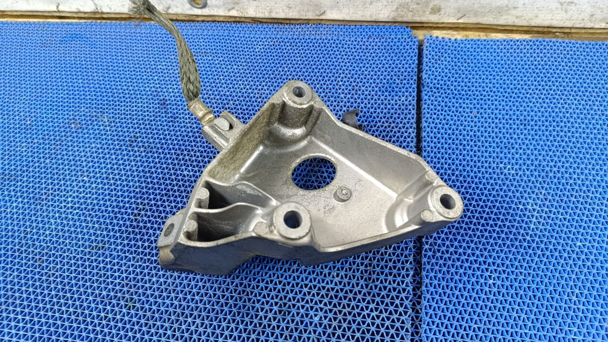 https://gcs.partsauto.market/rn-stockpro.appspot.com/thmbs/userImages/72ad5fba4727bffbc6ea9a8c61494201/part/8d8cc677-6615-4cab-ace8-839cdc6af51c_1736867218158.jpg