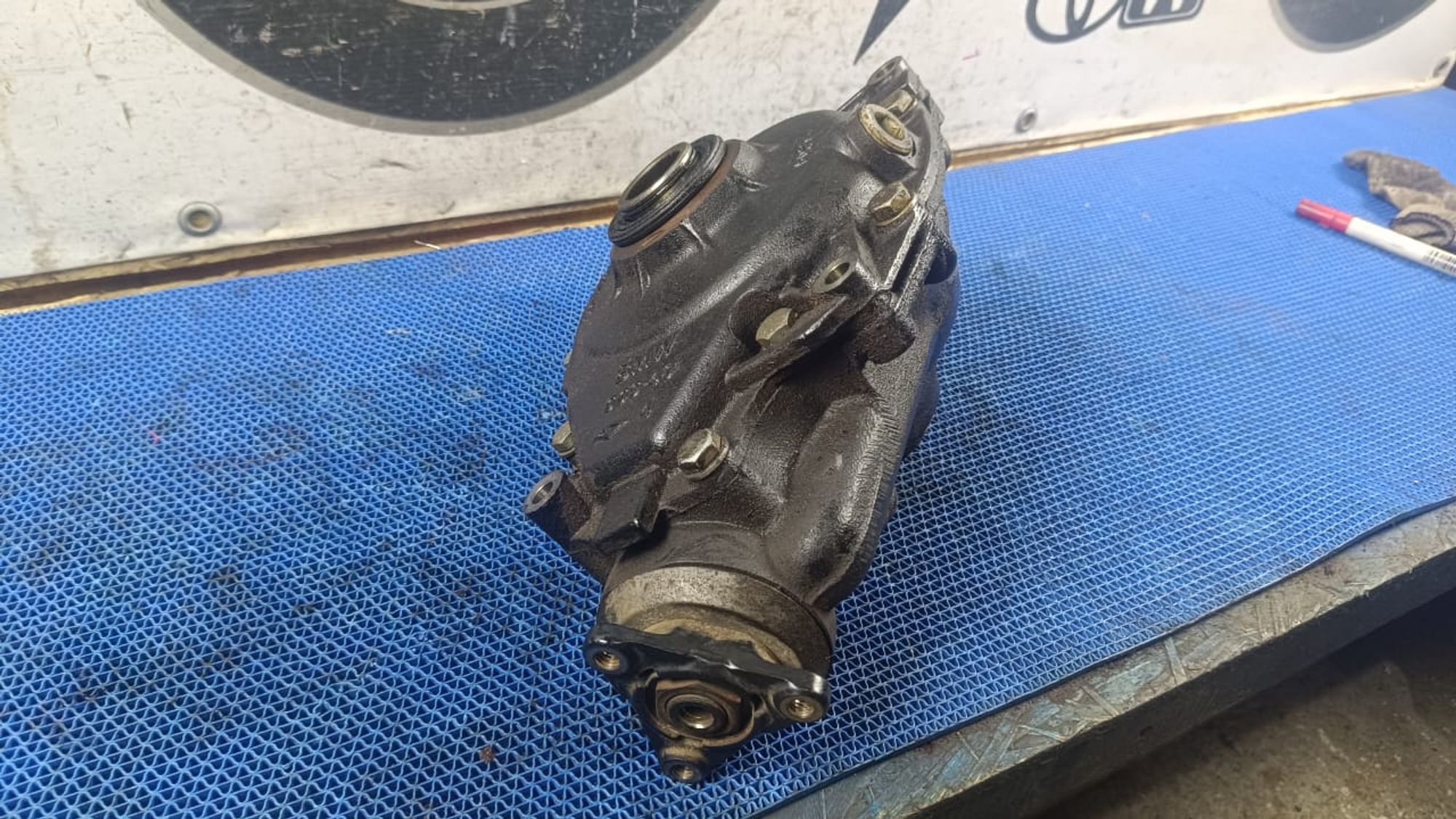 https://gcs.partsauto.market/rn-stockpro.appspot.com/thmbs/userImages/72ad5fba4727bffbc6ea9a8c61494201/part/8e6677b4-f475-42a8-9272-33ef8a57b0a6_1733748840413.jpg