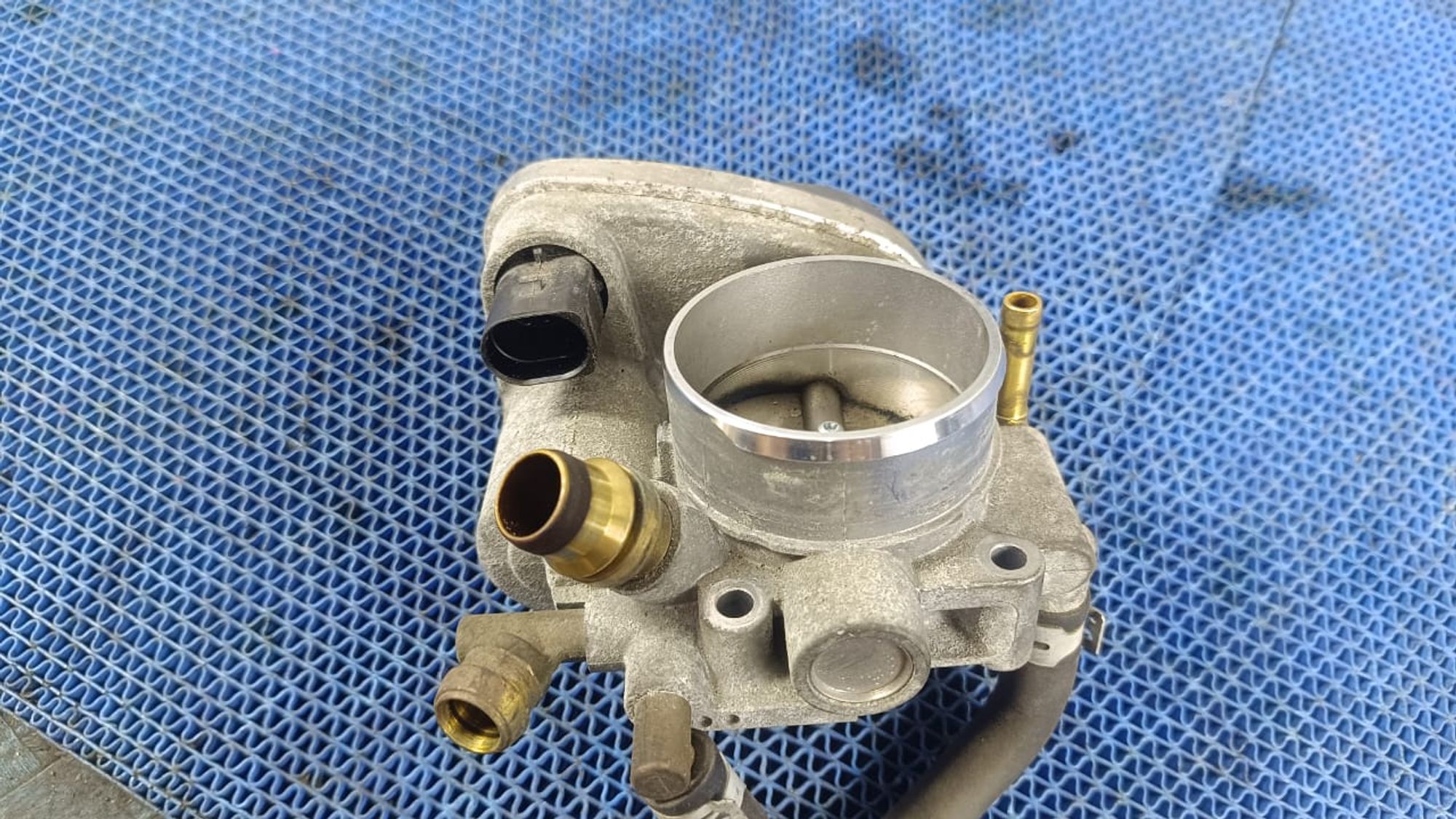 https://gcs.partsauto.market/rn-stockpro.appspot.com/thmbs/userImages/72ad5fba4727bffbc6ea9a8c61494201/part/93b51073-8cc5-4f2c-9528-ad17da40d46f_1745822798011.jpg