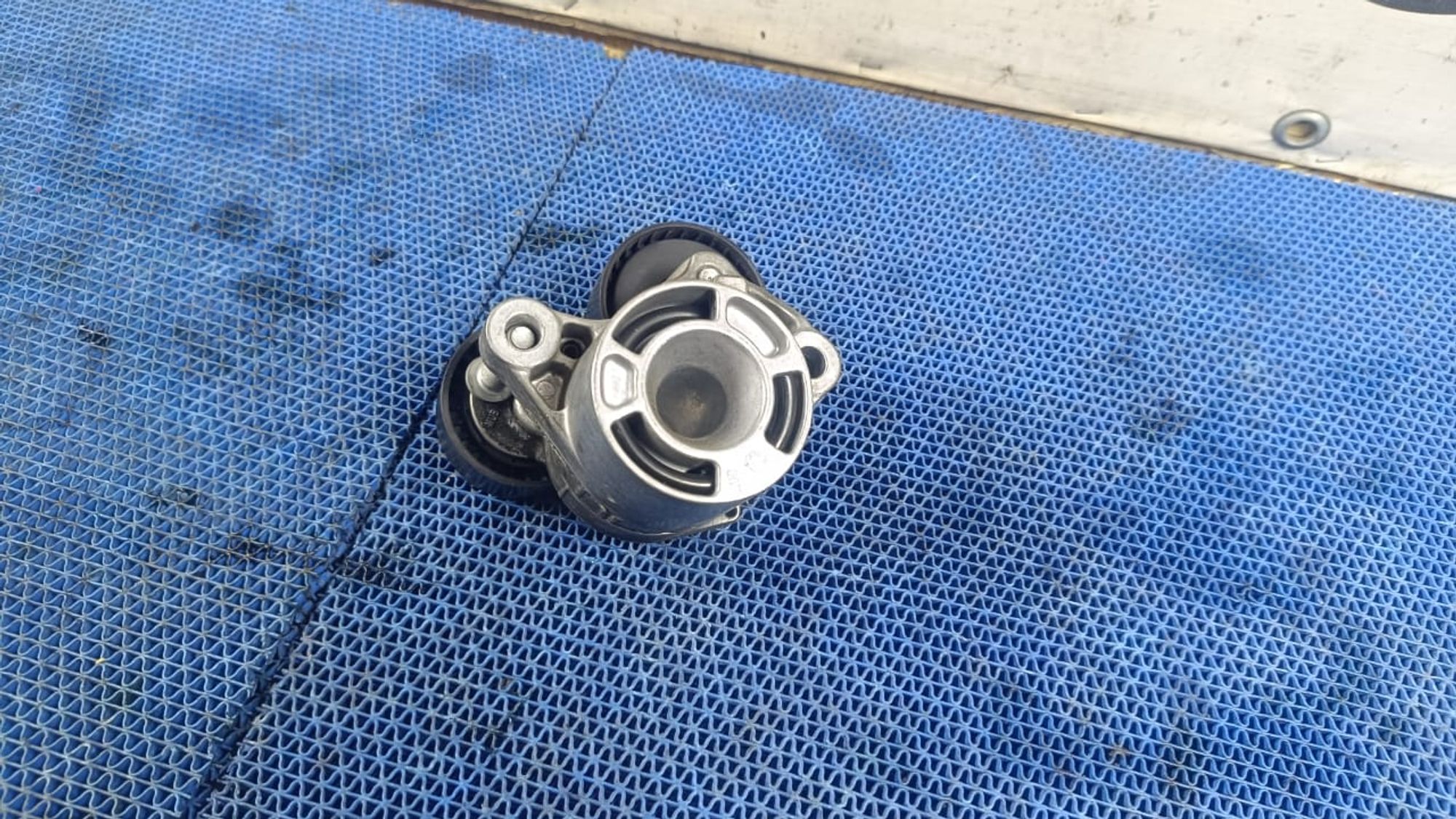 https://gcs.partsauto.market/rn-stockpro.appspot.com/thmbs/userImages/72ad5fba4727bffbc6ea9a8c61494201/part/9ebcd474-279b-4b79-94d7-890ae10ddcdc_1747303560292.jpg