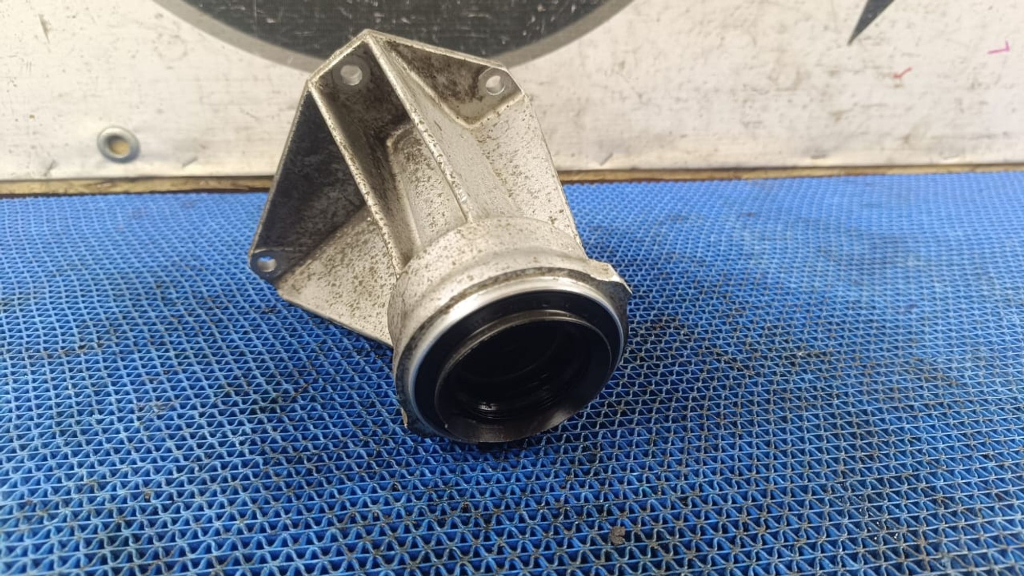 https://gcs.partsauto.market/rn-stockpro.appspot.com/thmbs/userImages/72ad5fba4727bffbc6ea9a8c61494201/part/9f145e85-bb1c-4611-8c89-cc82d5106310_1733756584853.jpg
