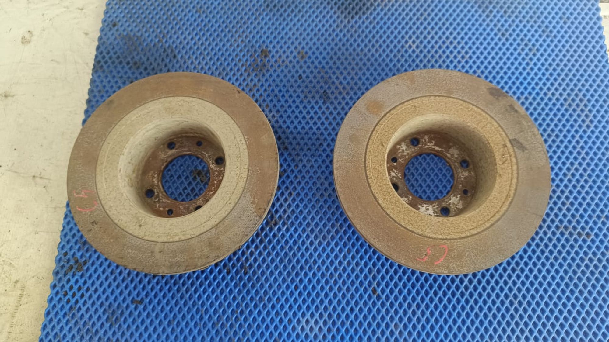 https://gcs.partsauto.market/rn-stockpro.appspot.com/thmbs/userImages/72ad5fba4727bffbc6ea9a8c61494201/part/a0415462-2cd8-4dde-a25f-1445c2f56ce6_1746952503673.jpg