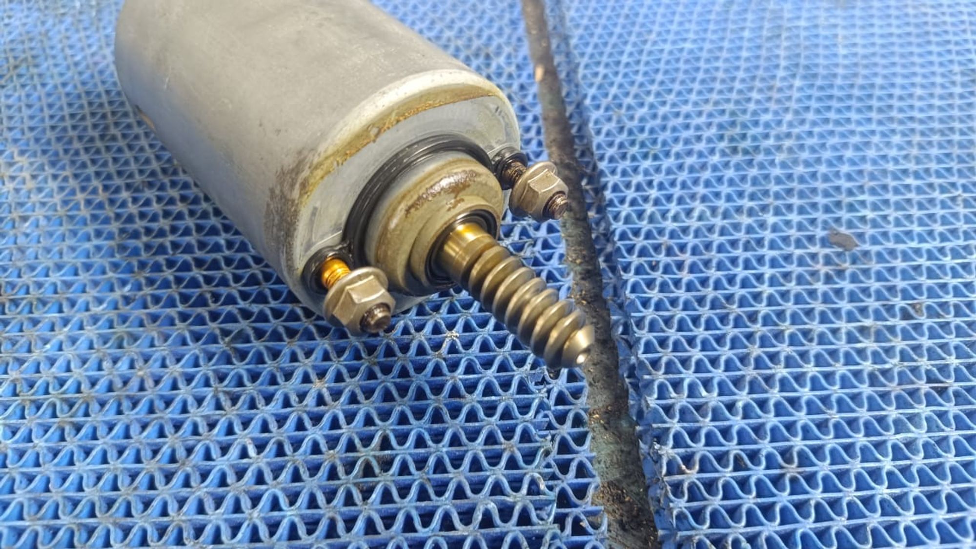 https://gcs.partsauto.market/rn-stockpro.appspot.com/thmbs/userImages/72ad5fba4727bffbc6ea9a8c61494201/part/aa36f033-1373-4bee-8511-6b6face72a52_1745585000917.jpg