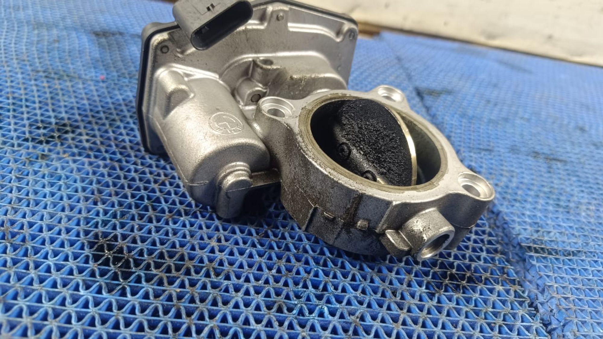 https://gcs.partsauto.market/rn-stockpro.appspot.com/thmbs/userImages/72ad5fba4727bffbc6ea9a8c61494201/part/aed91a5c-15f5-446e-bd69-eff3c8b33e0d_1747303940798.jpg