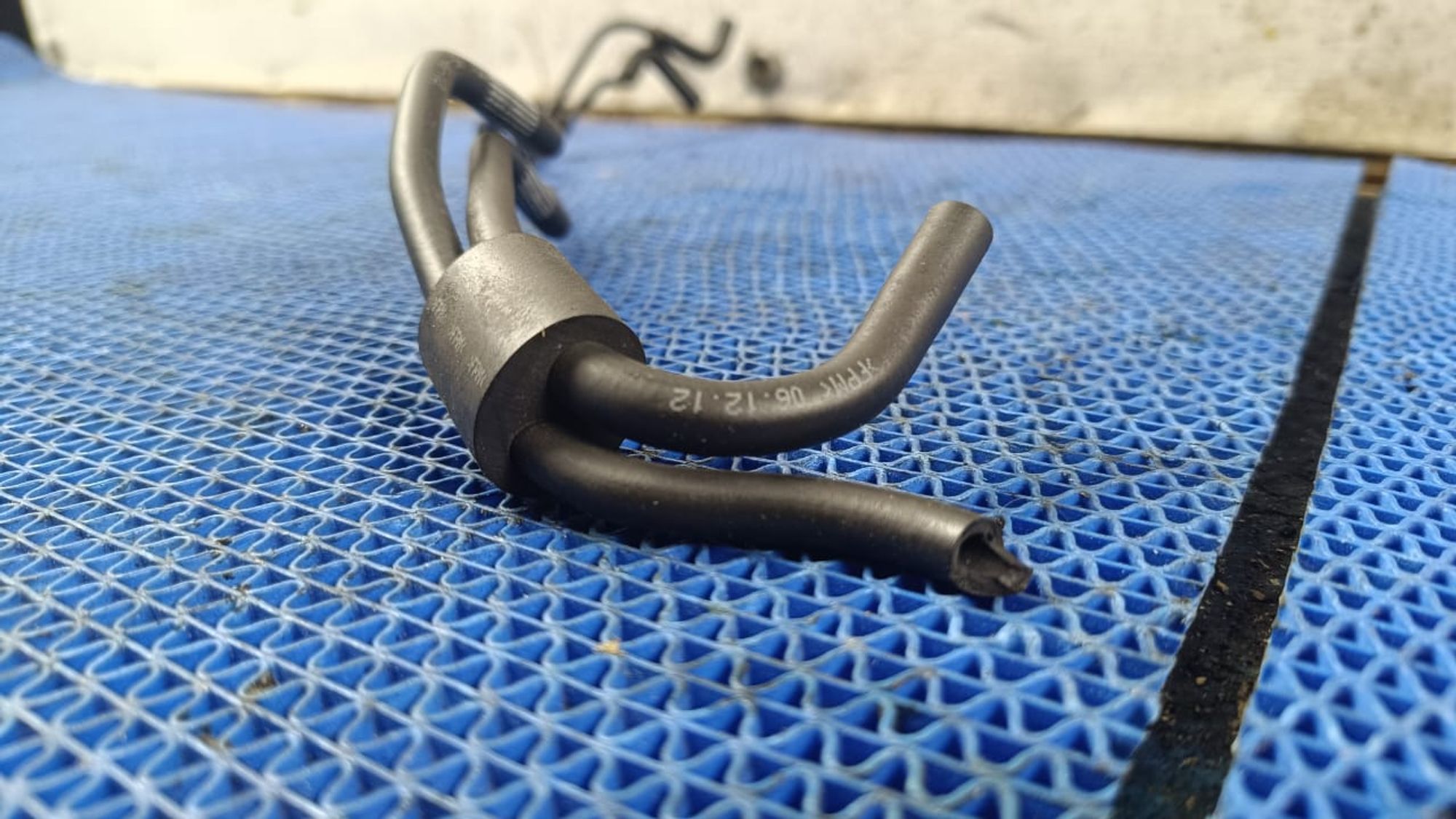 https://gcs.partsauto.market/rn-stockpro.appspot.com/thmbs/userImages/72ad5fba4727bffbc6ea9a8c61494201/part/af2ab60a-0651-42bf-9465-3084e1f57fa6_1737094802279.jpg