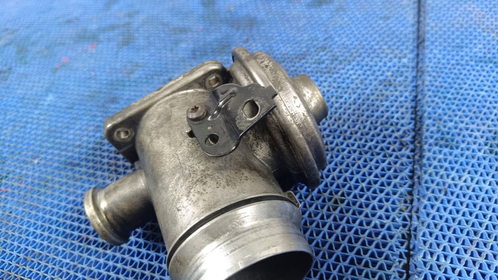 https://gcs.partsauto.market/rn-stockpro.appspot.com/thmbs/userImages/72ad5fba4727bffbc6ea9a8c61494201/part/b7070146-2f91-4ff9-b626-15ebf6480b47_1745229710710.jpg
