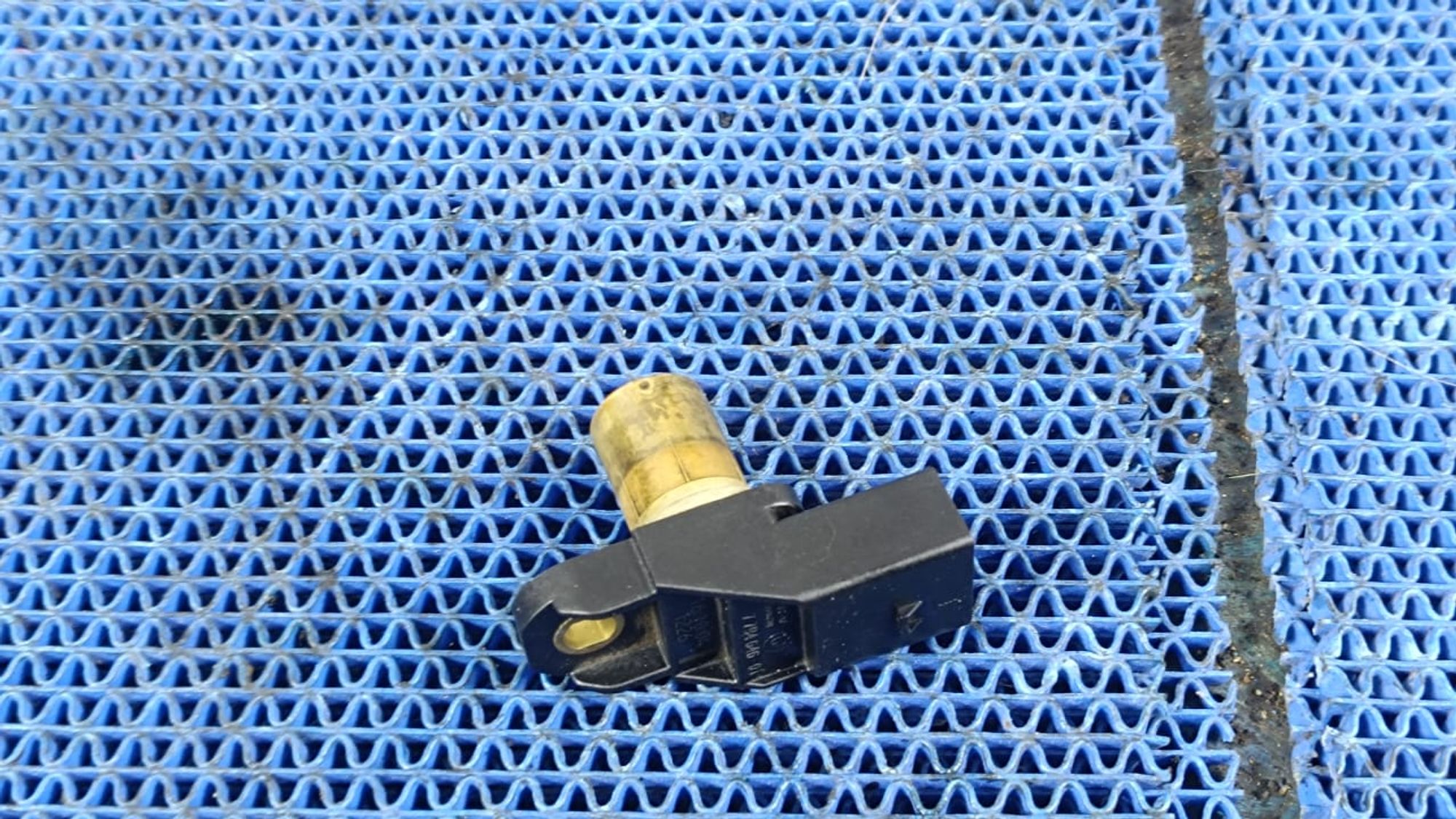 https://gcs.partsauto.market/rn-stockpro.appspot.com/thmbs/userImages/72ad5fba4727bffbc6ea9a8c61494201/part/b984e68f-240d-49ec-a61e-c9d796f5be43_1745393534695.jpg