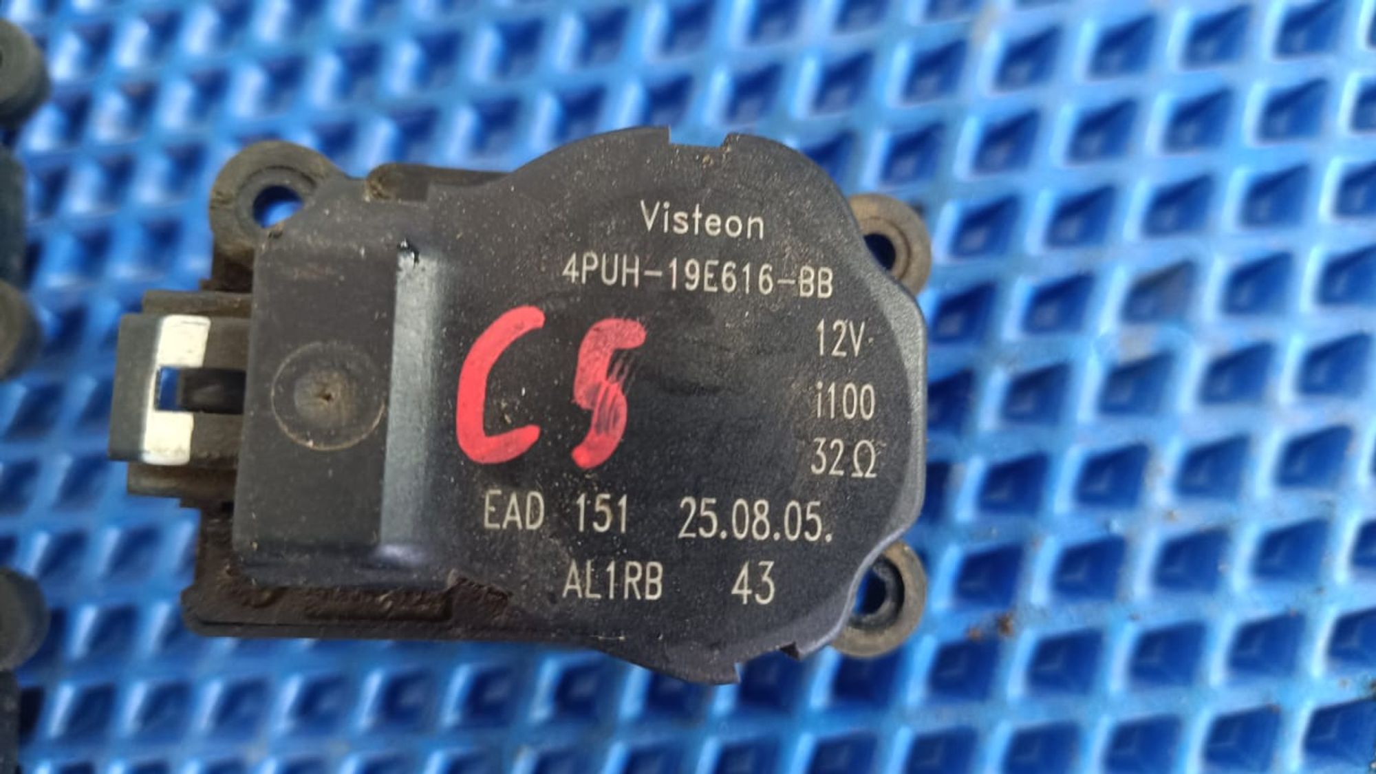 https://gcs.partsauto.market/rn-stockpro.appspot.com/thmbs/userImages/72ad5fba4727bffbc6ea9a8c61494201/part/c0626fef-5e4a-4cea-a501-76a55a082522_1746276052900.jpg