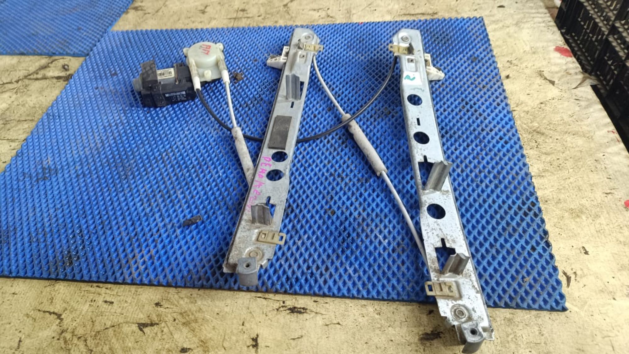 https://gcs.partsauto.market/rn-stockpro.appspot.com/thmbs/userImages/72ad5fba4727bffbc6ea9a8c61494201/part/c4ea6b70-7dce-4741-9b1d-05eba402bb89_1748436770979.jpg