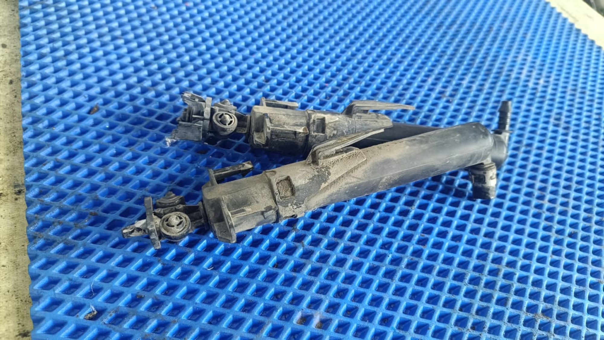 https://gcs.partsauto.market/rn-stockpro.appspot.com/thmbs/userImages/72ad5fba4727bffbc6ea9a8c61494201/part/c6bd2526-7f86-4767-8d9d-d9939d20cd7f_1744462759368.jpg