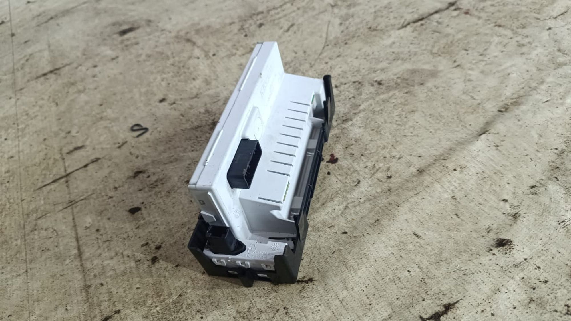 https://gcs.partsauto.market/rn-stockpro.appspot.com/thmbs/userImages/72ad5fba4727bffbc6ea9a8c61494201/part/c745ac5e-bdbb-440c-aba5-c17af89cfc75_1742042446159.jpg