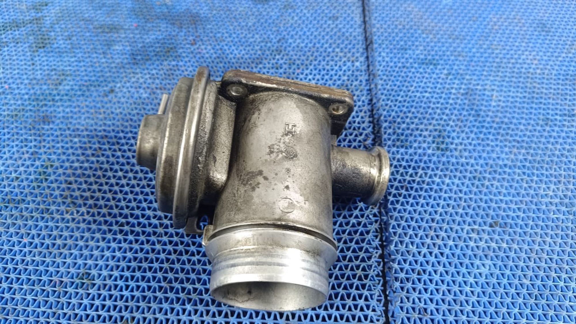 https://gcs.partsauto.market/rn-stockpro.appspot.com/thmbs/userImages/72ad5fba4727bffbc6ea9a8c61494201/part/cd522474-952b-47f7-bd59-40be6405019c_1745229704698.jpg