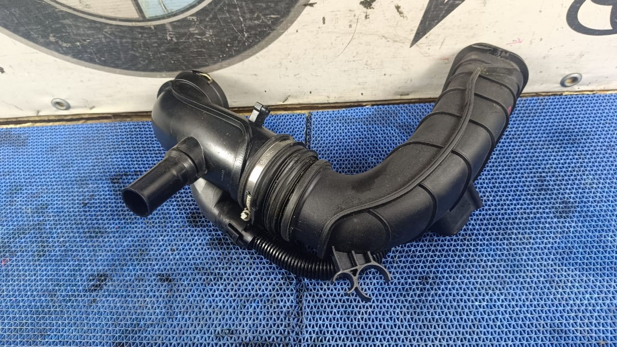 https://gcs.partsauto.market/rn-stockpro.appspot.com/thmbs/userImages/72ad5fba4727bffbc6ea9a8c61494201/part/ce6623ca-e450-429d-94be-f4723c1789ad_1747724624826.jpg