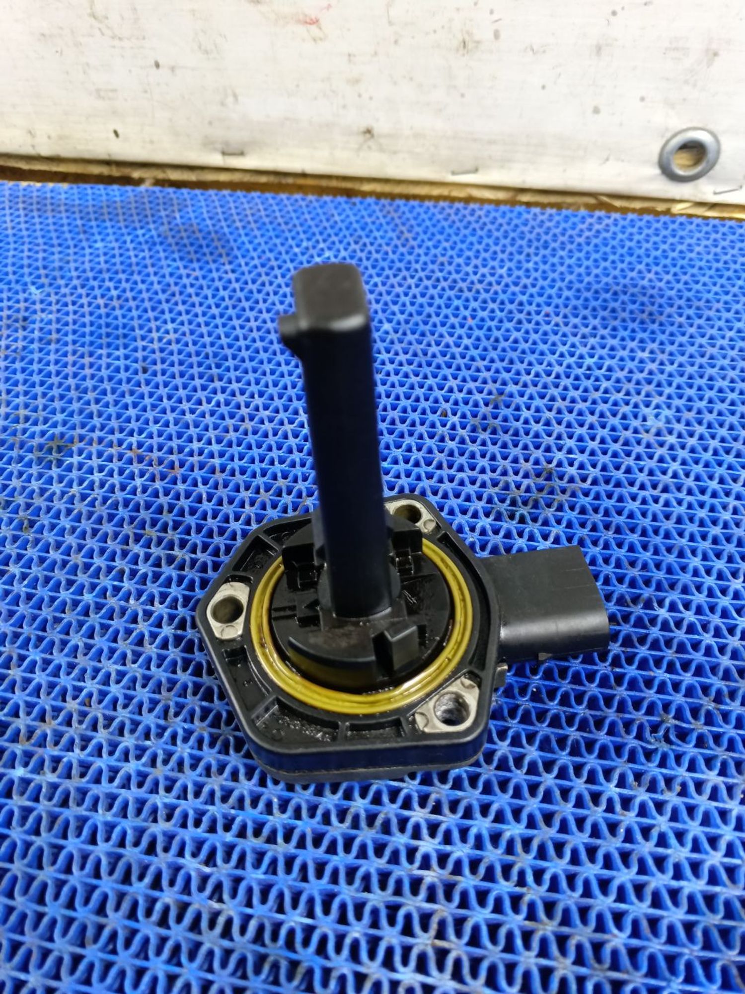 https://gcs.partsauto.market/rn-stockpro.appspot.com/thmbs/userImages/72ad5fba4727bffbc6ea9a8c61494201/part/d187775d-b248-486c-949c-d68b1699e0e6_1748422191407.jpg