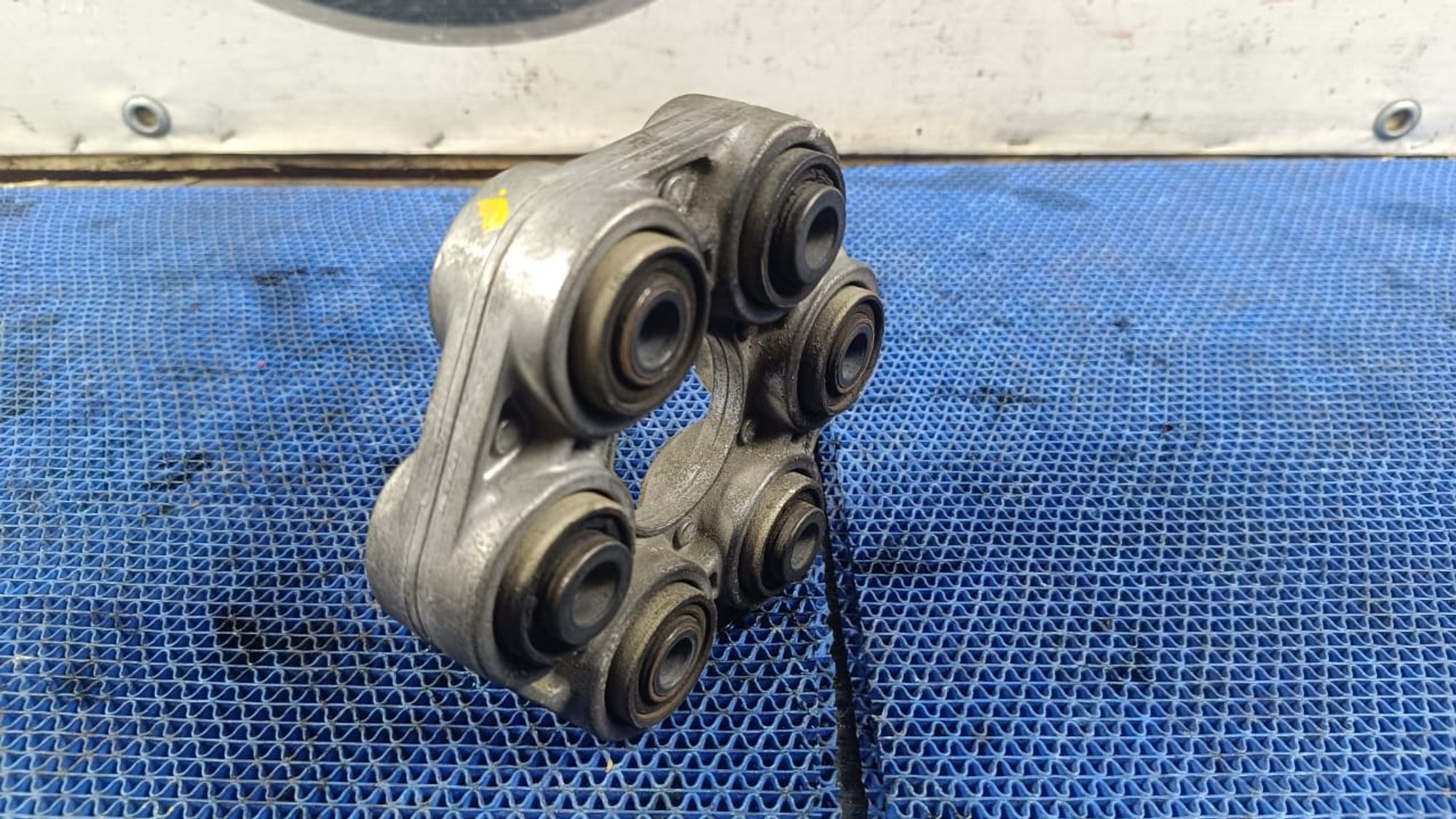 https://gcs.partsauto.market/rn-stockpro.appspot.com/thmbs/userImages/72ad5fba4727bffbc6ea9a8c61494201/part/d2d22b49-6b13-4f12-b669-0d13ec402f55_1747303858148.jpg